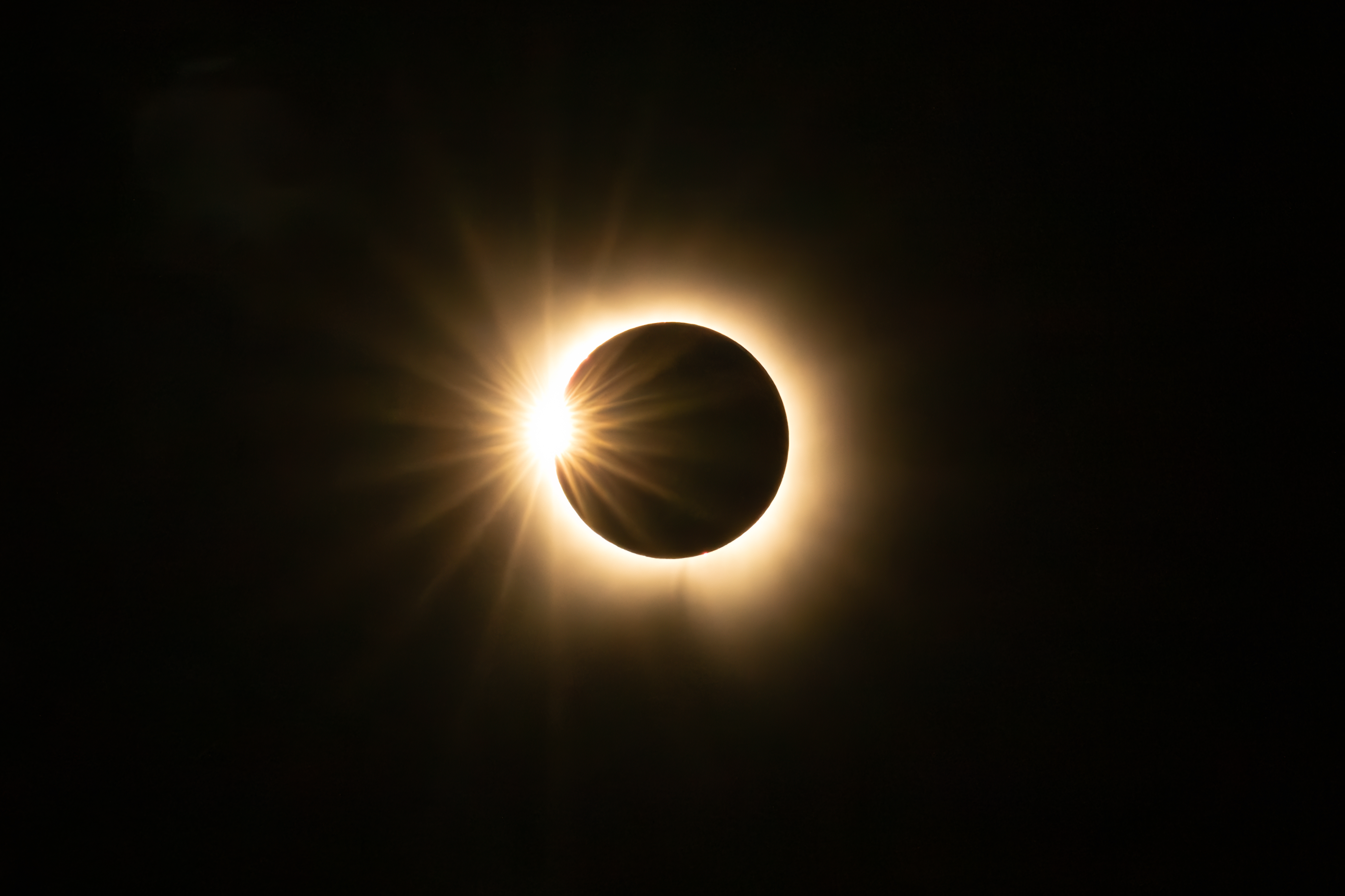 The moment just before and of totality