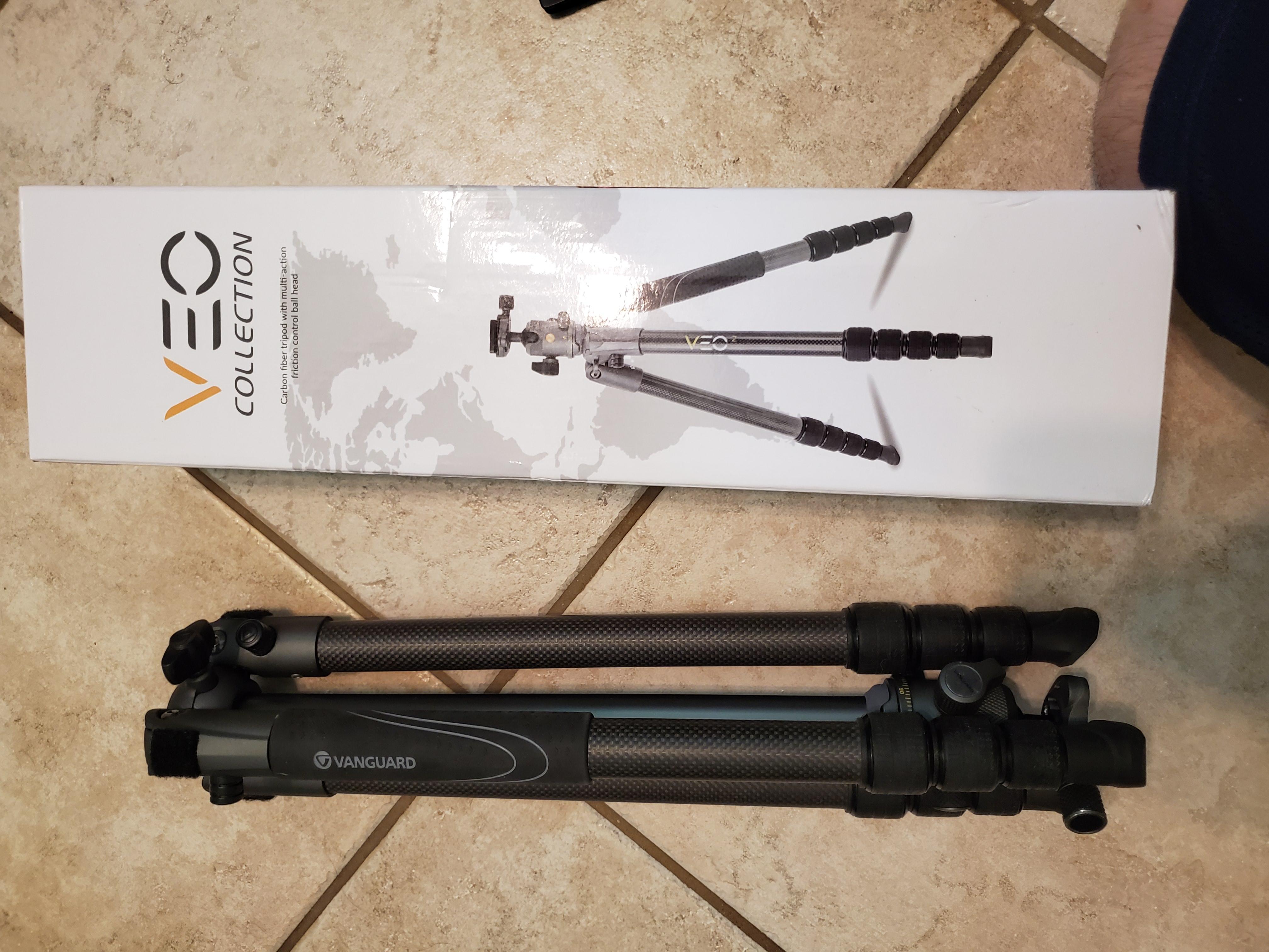 Sold Vanguard TripodVeo 2 264CB Carbon Fiber w/ Ball Head(2 BH50