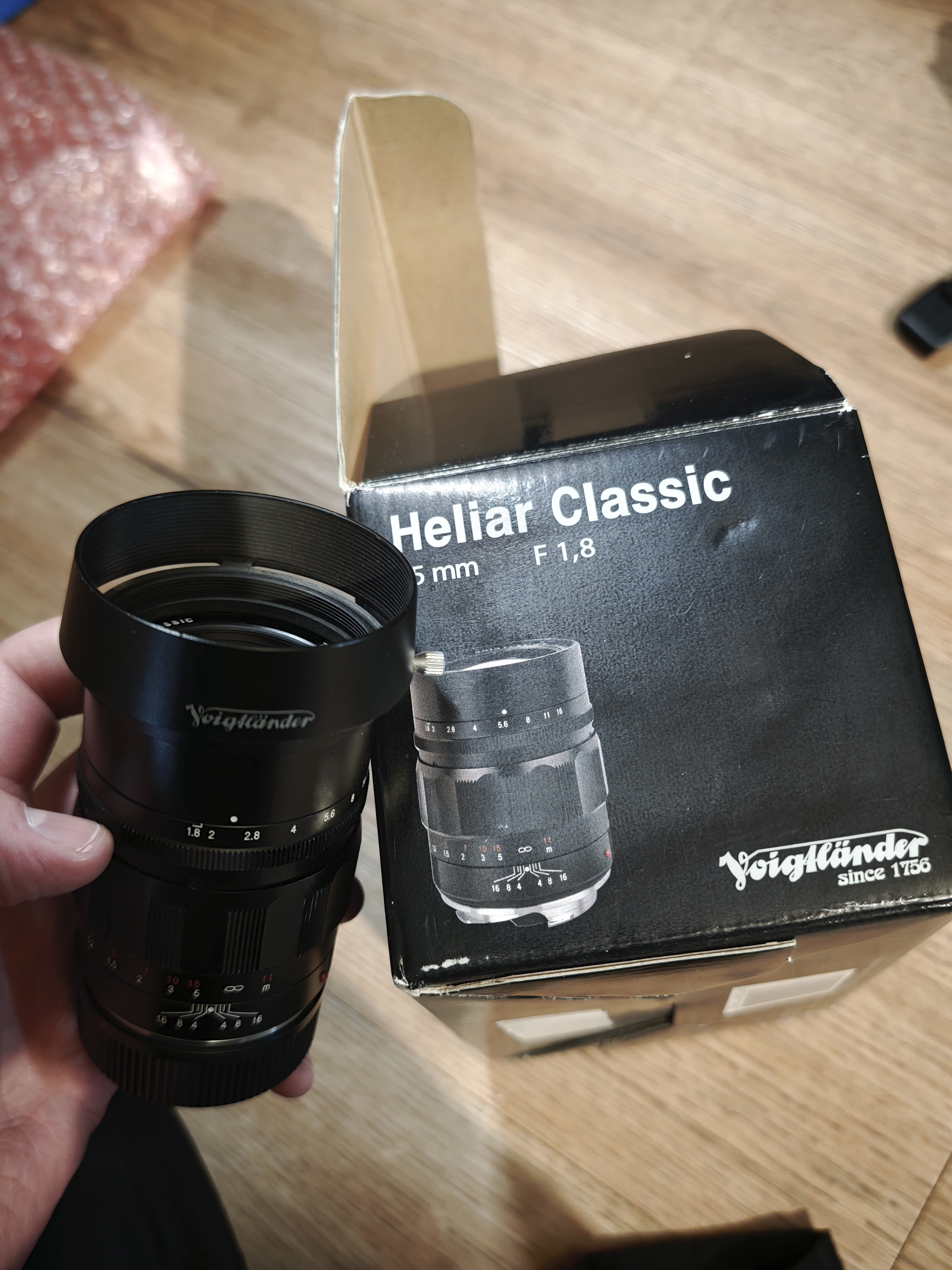 FS: Voigtlander 75mm F1.8 Heliar Classic Lens VM Mount - FM Forums