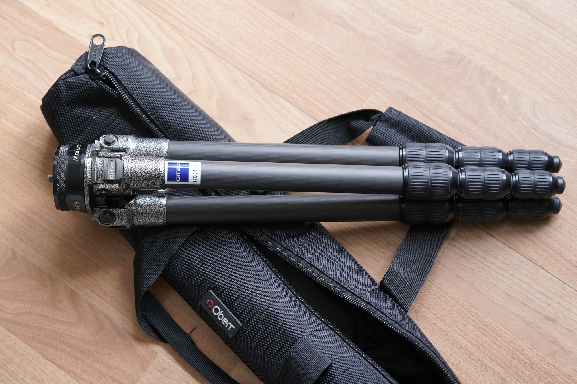FS Gitzo G1228 Mk2 Carbon Fiber Tripod W Markins Tripod Base FM Forums fs-gitzo-g1228-mk2-carbon-fiber-tripod-w-markins-tripod-base-fm-forums