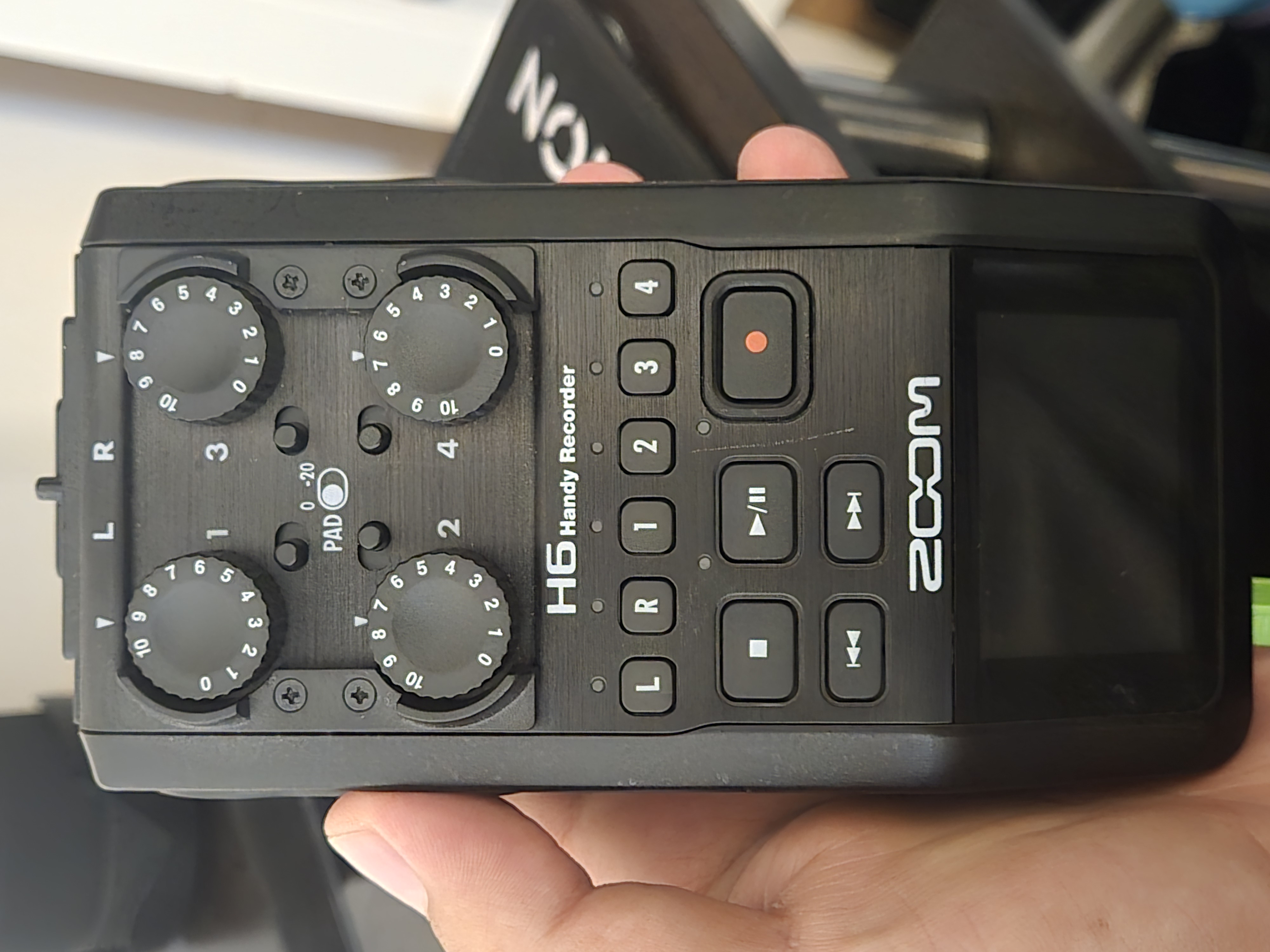 Zoom h6 handy recorder