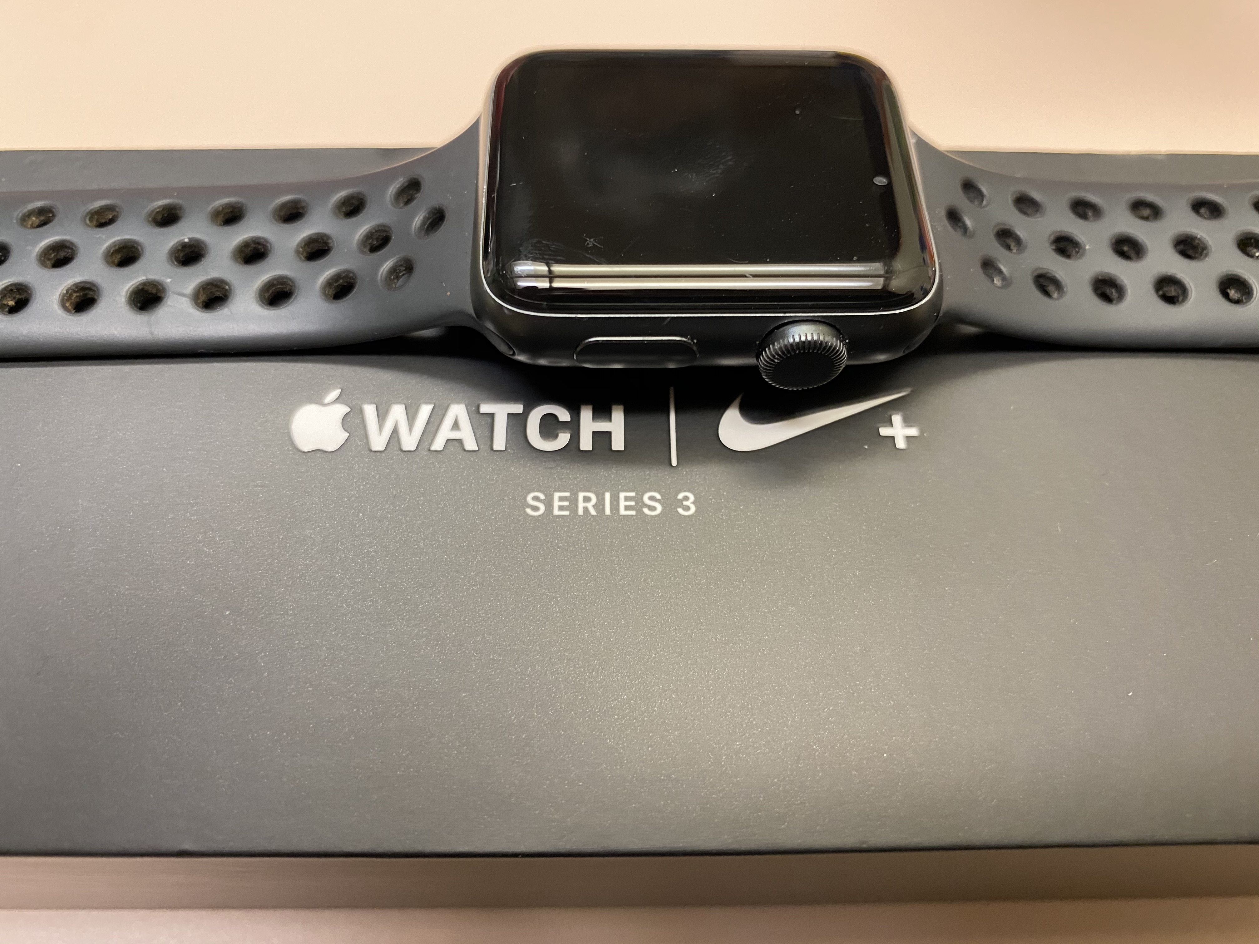 Sold: Apple Watch Series 3 Nike + - FM Forums