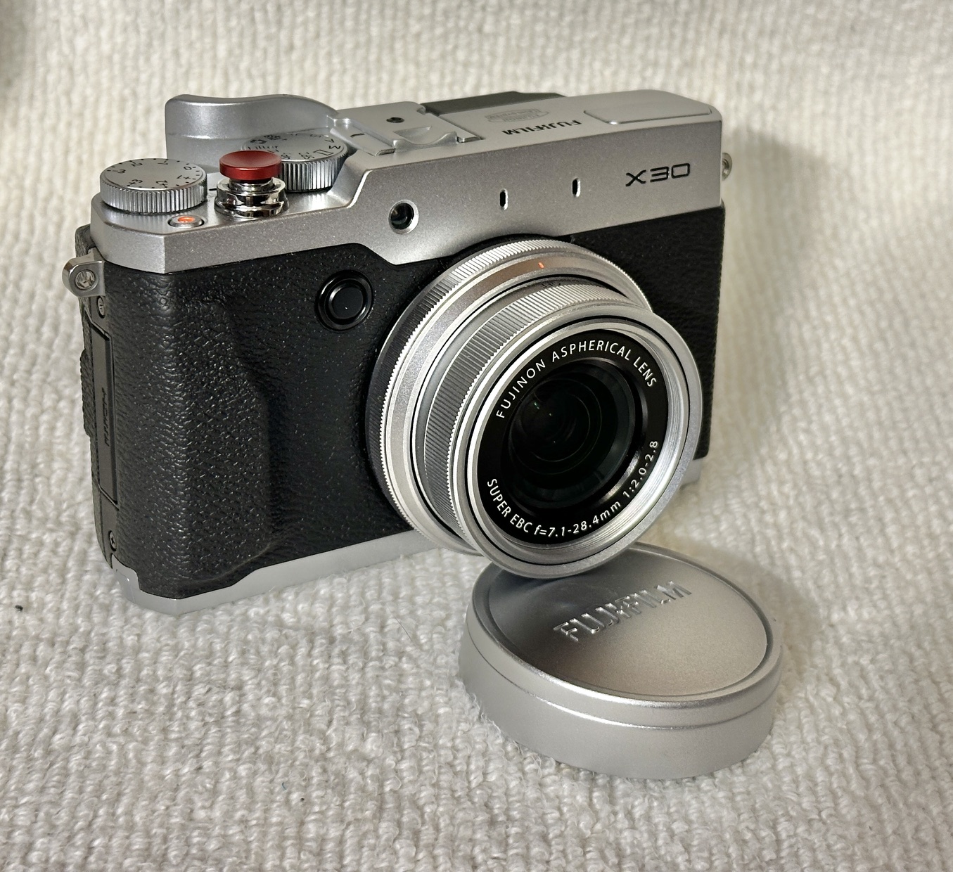 Fuji X30