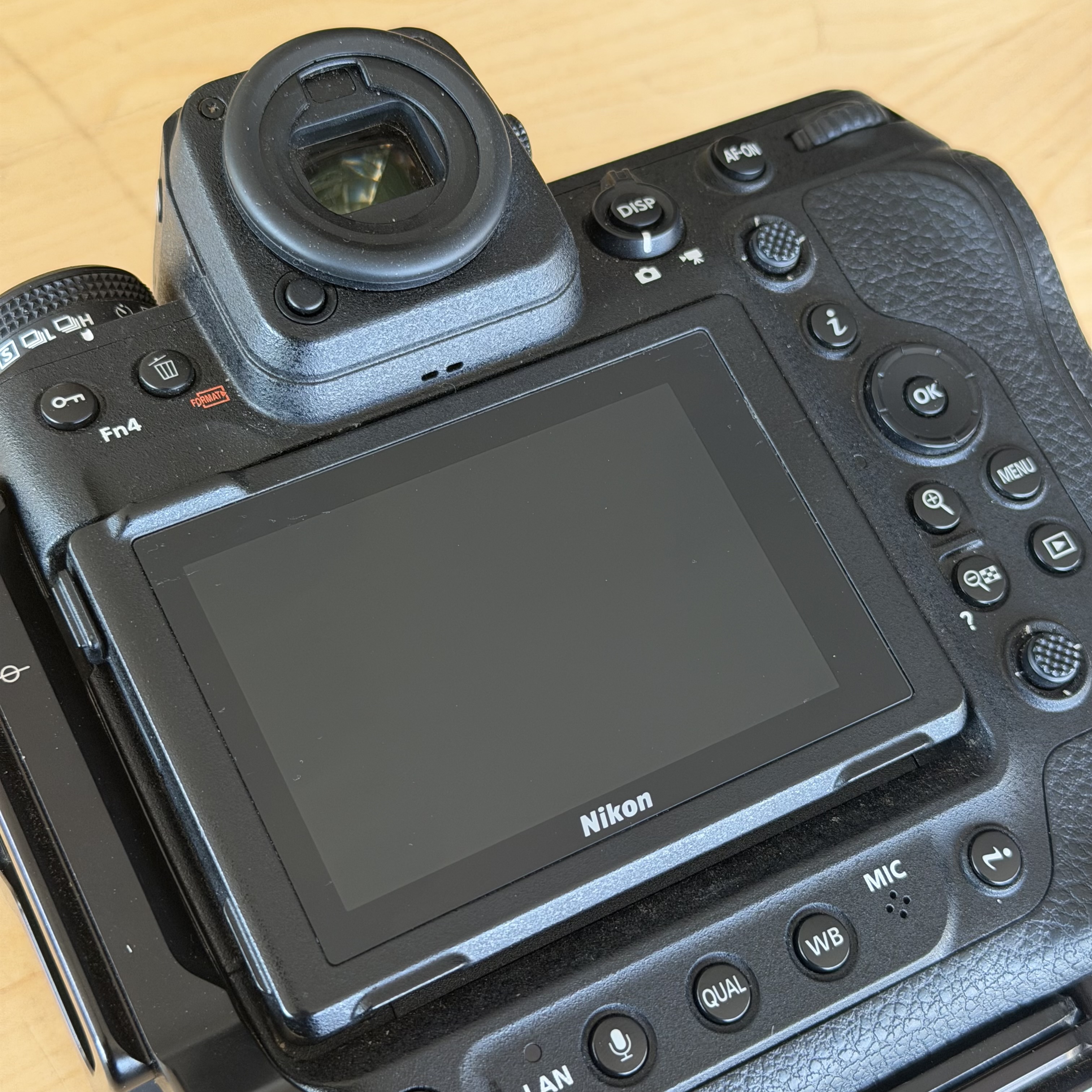 Nikon Z9, 2 batteries, RRS L Bracket