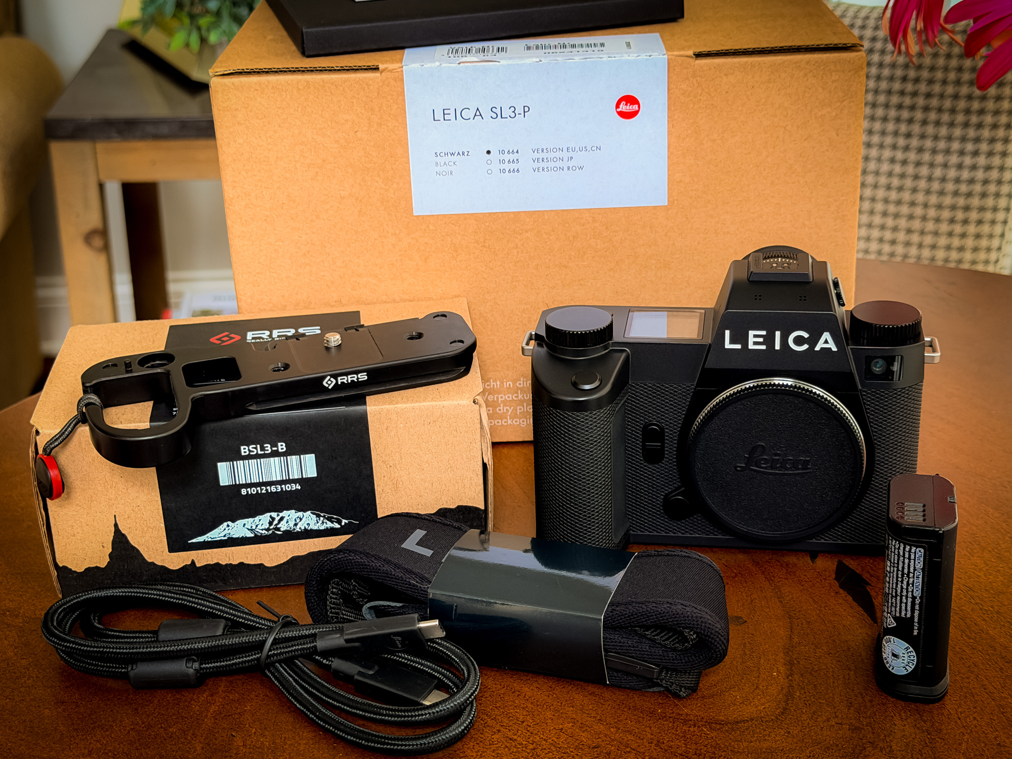 LNIB LEICA SL3-P | NEW RRS ARCA SWISS PLATE + 2 BATTERIES ...