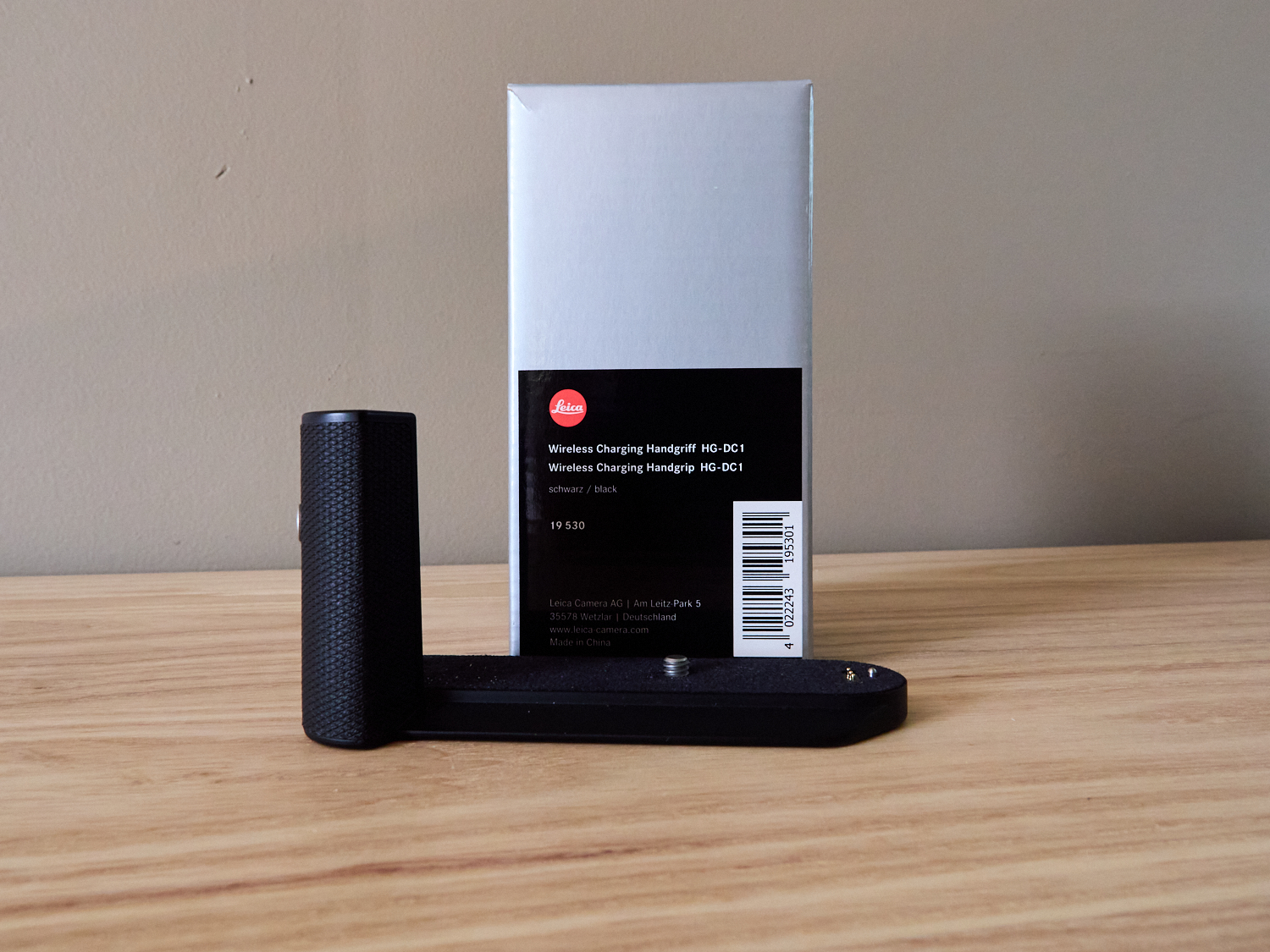 Leica Q3  Wireless Charging Handgrip HG-DC1