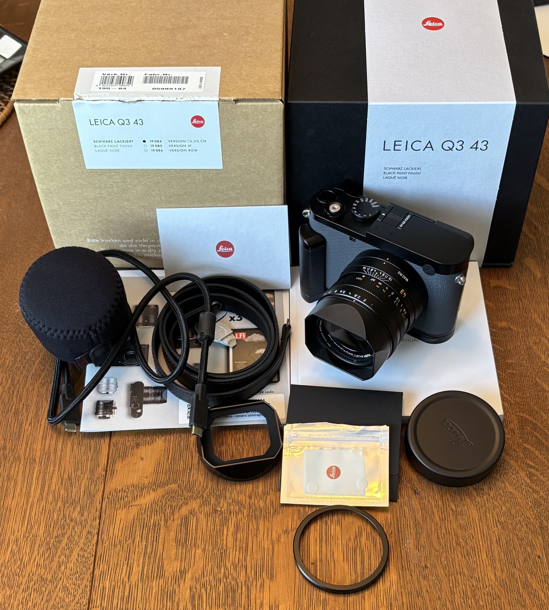 Leica Q3 43 Camera - NEAR MINT Boxed Extras