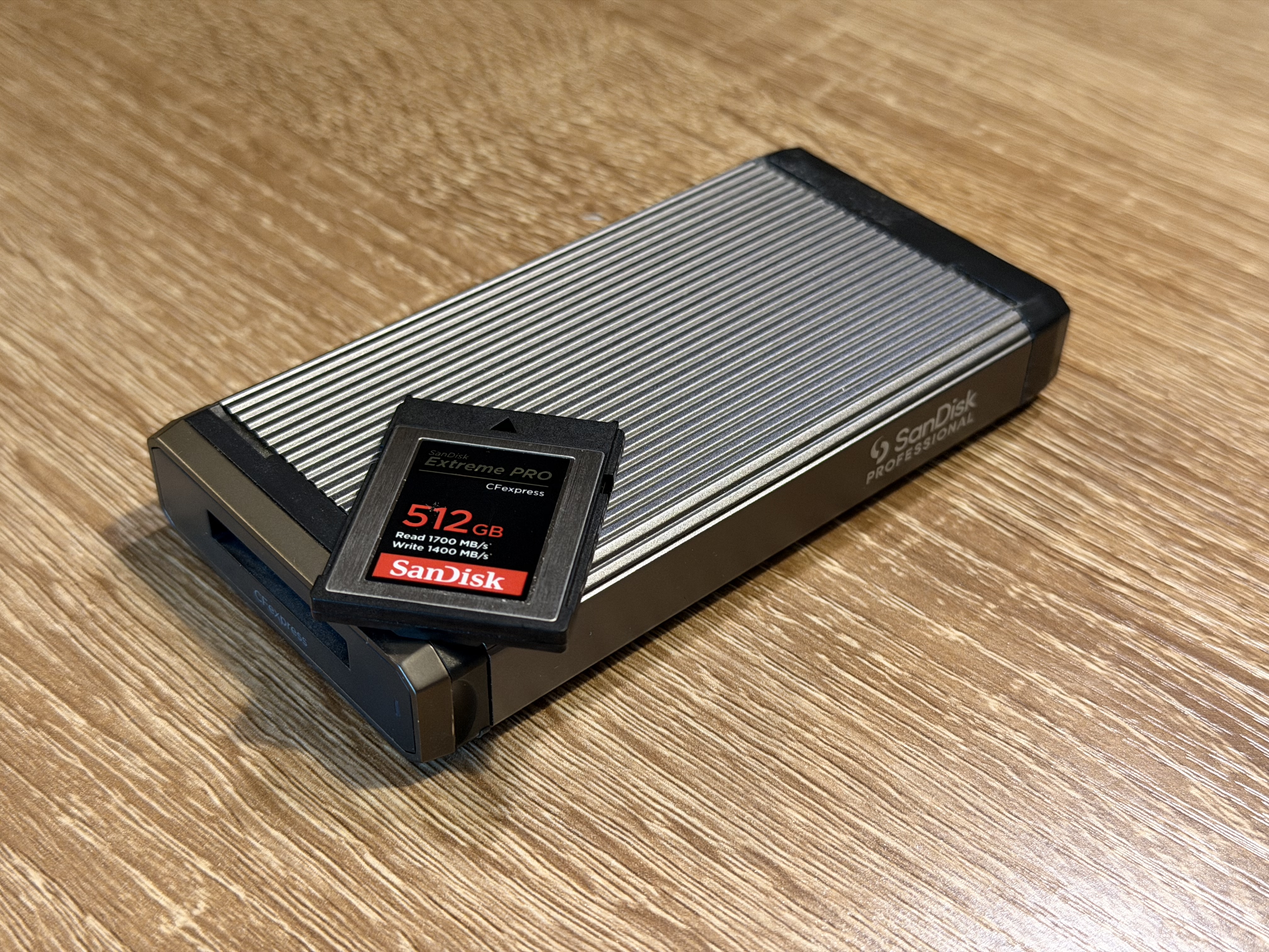 512GB SanDisk Extreme Pro CFexpress card + SanDisk Profess...