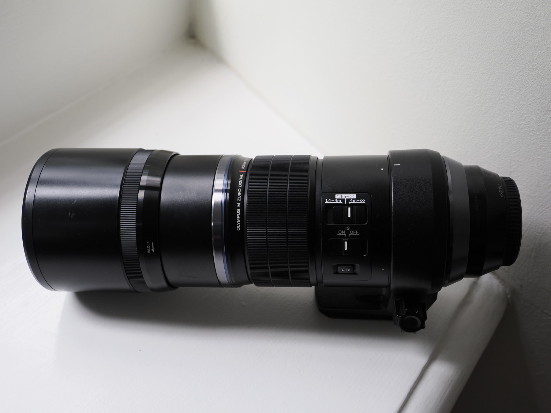 Olympus M.Zuiko Digital ED 300mm f/4 IS PRO Lens MFT
