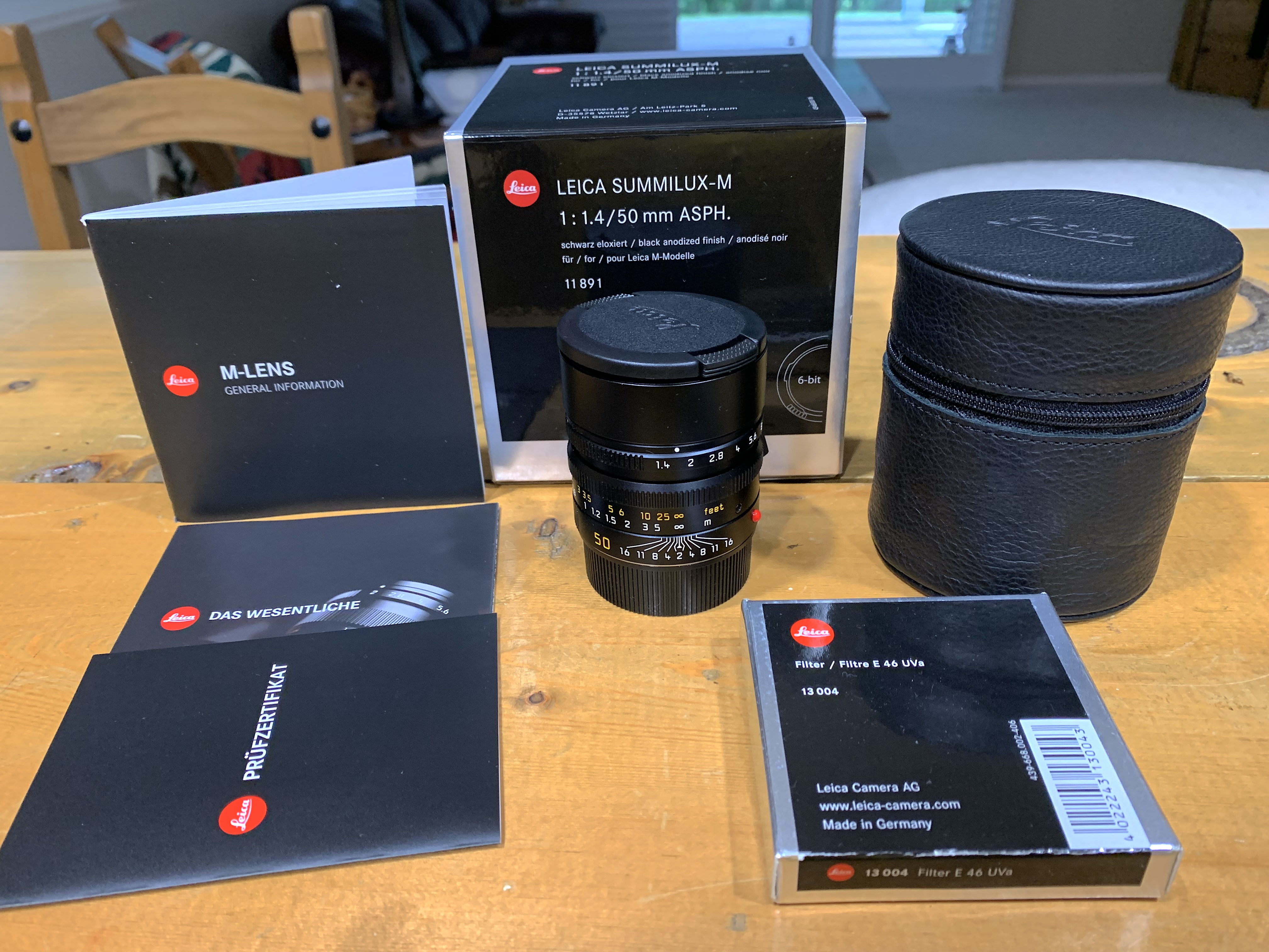 Leica Summilux- M 50mm 1.4 ASPH Black + New 13004 Filter