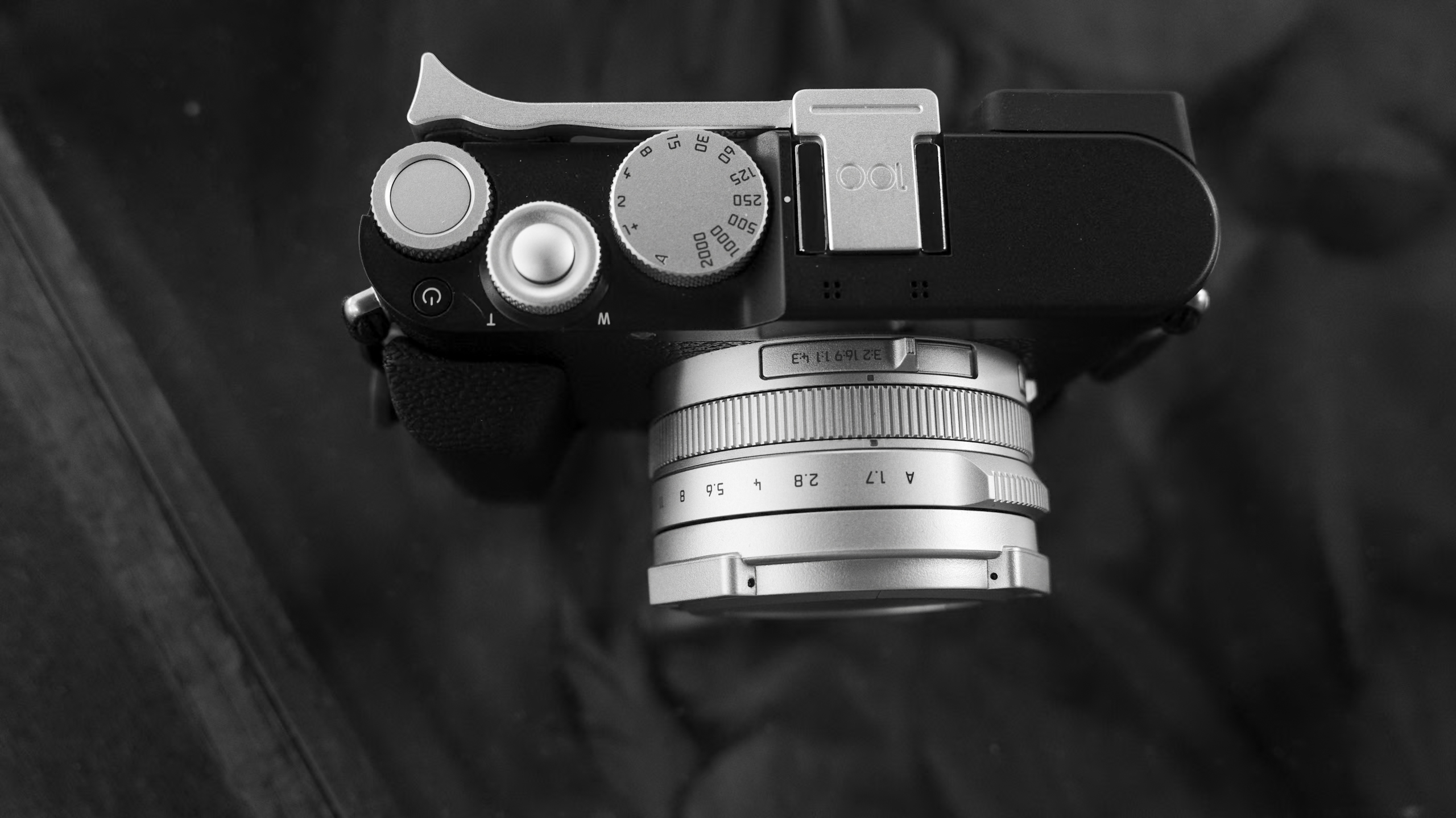 LEICA D-Lux 8 100 YEARS OF LEICA MODEL