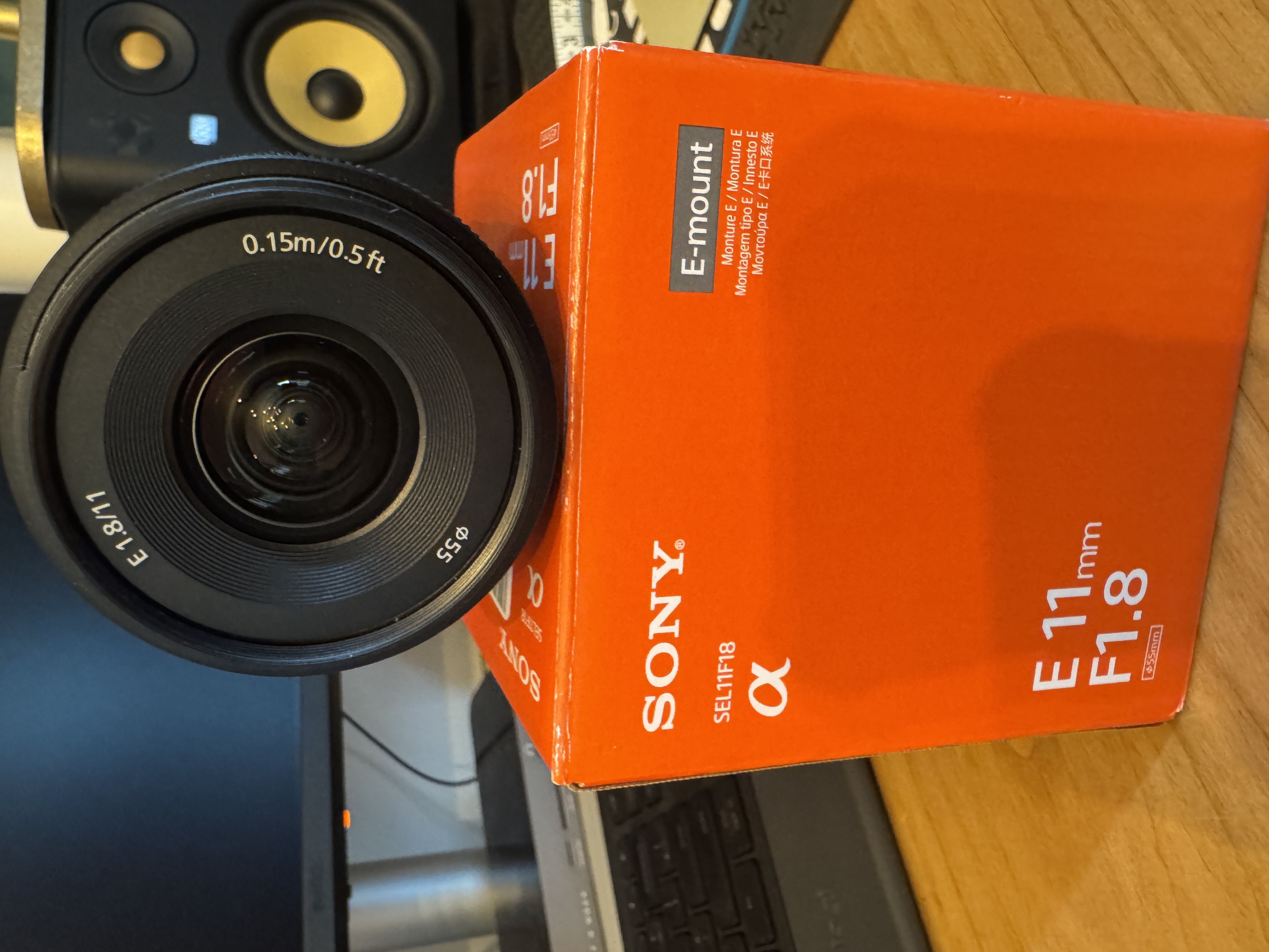 Sony E 11mm f/1.8 Lens