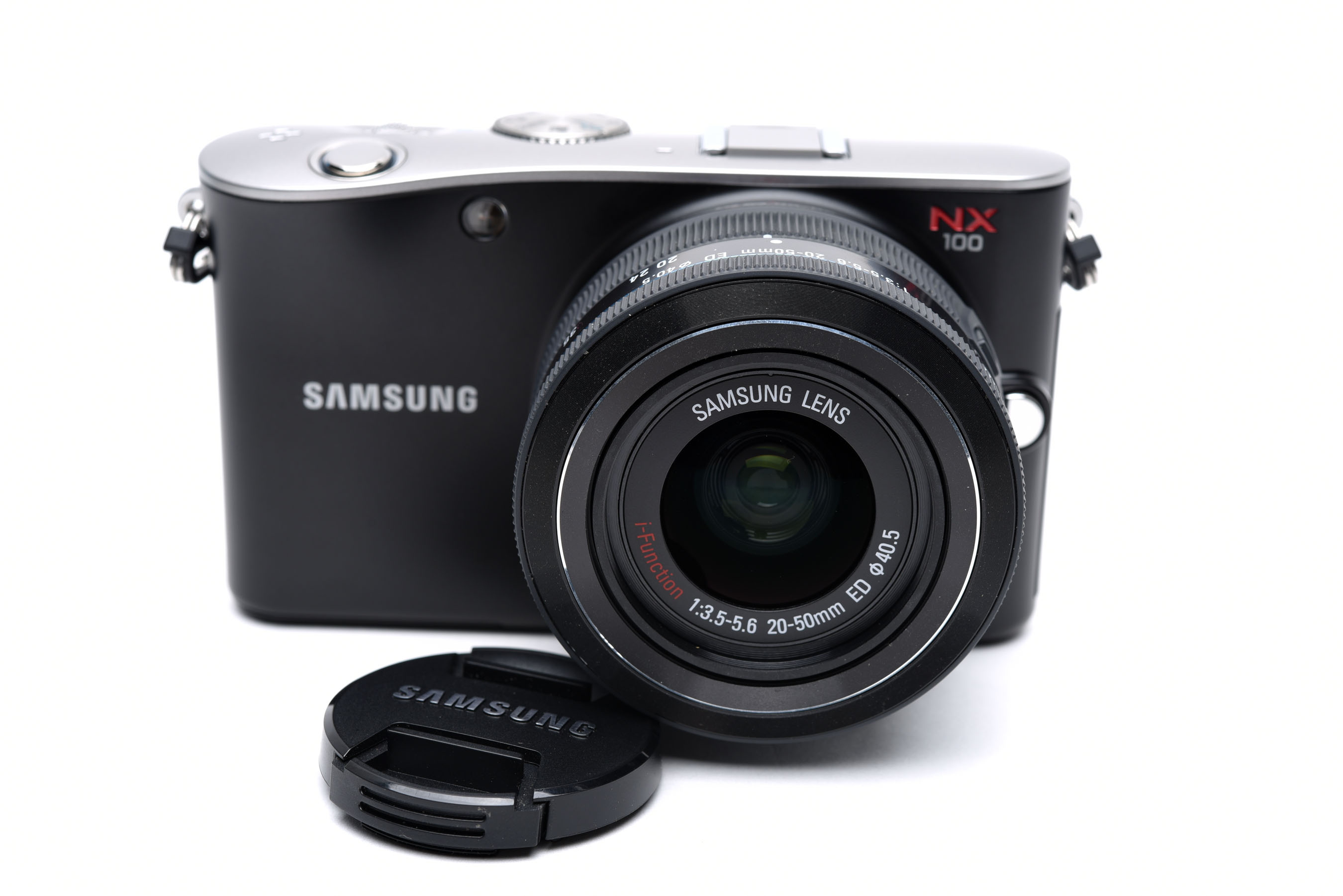 Samsung NX100 with 20-50mm Zoom Lens Kit 14.6MP APSC