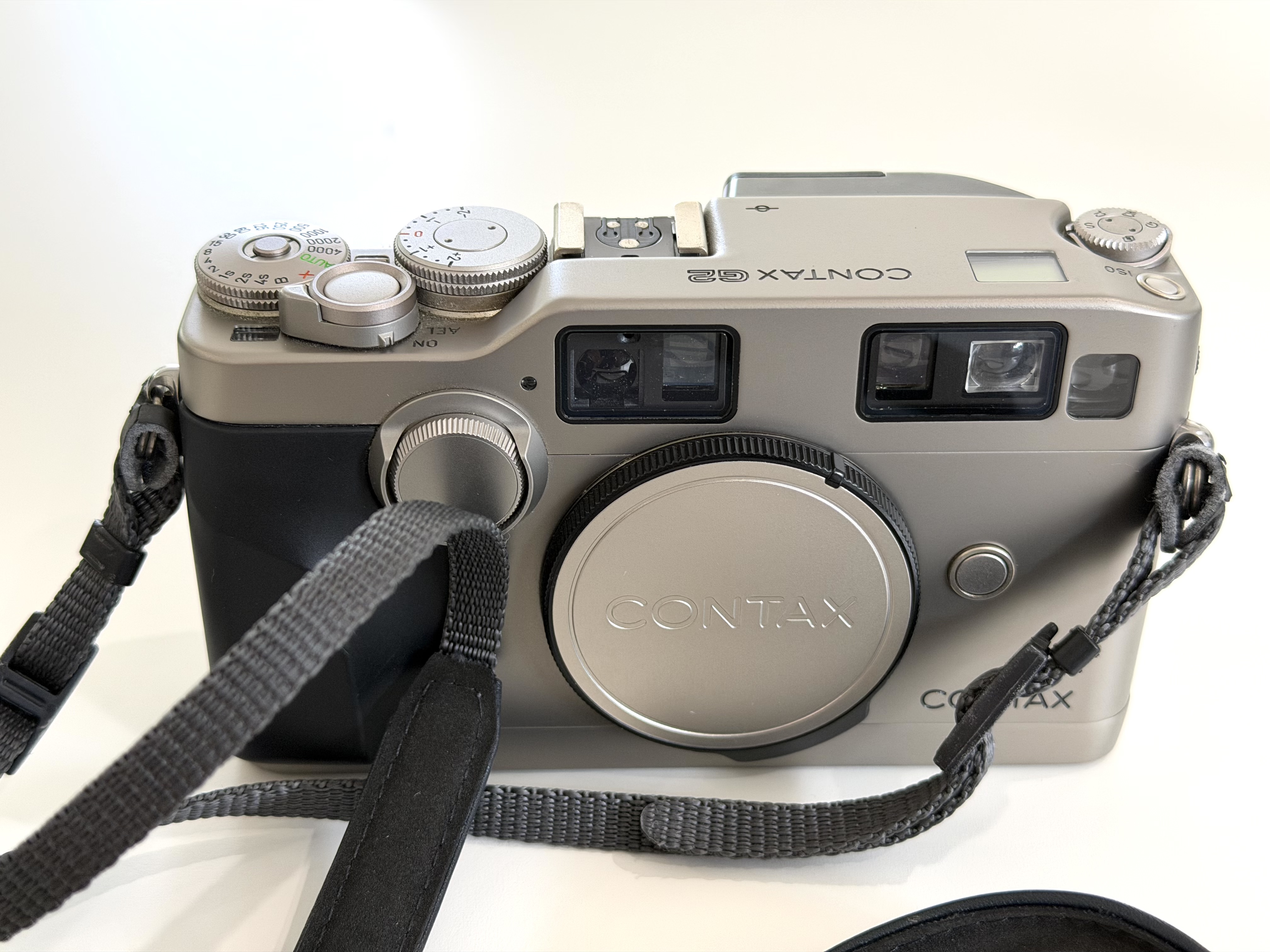 Contax G2 kit (silver), f2/45 Planar, f2.8/90 Sonnar, TLA2...
