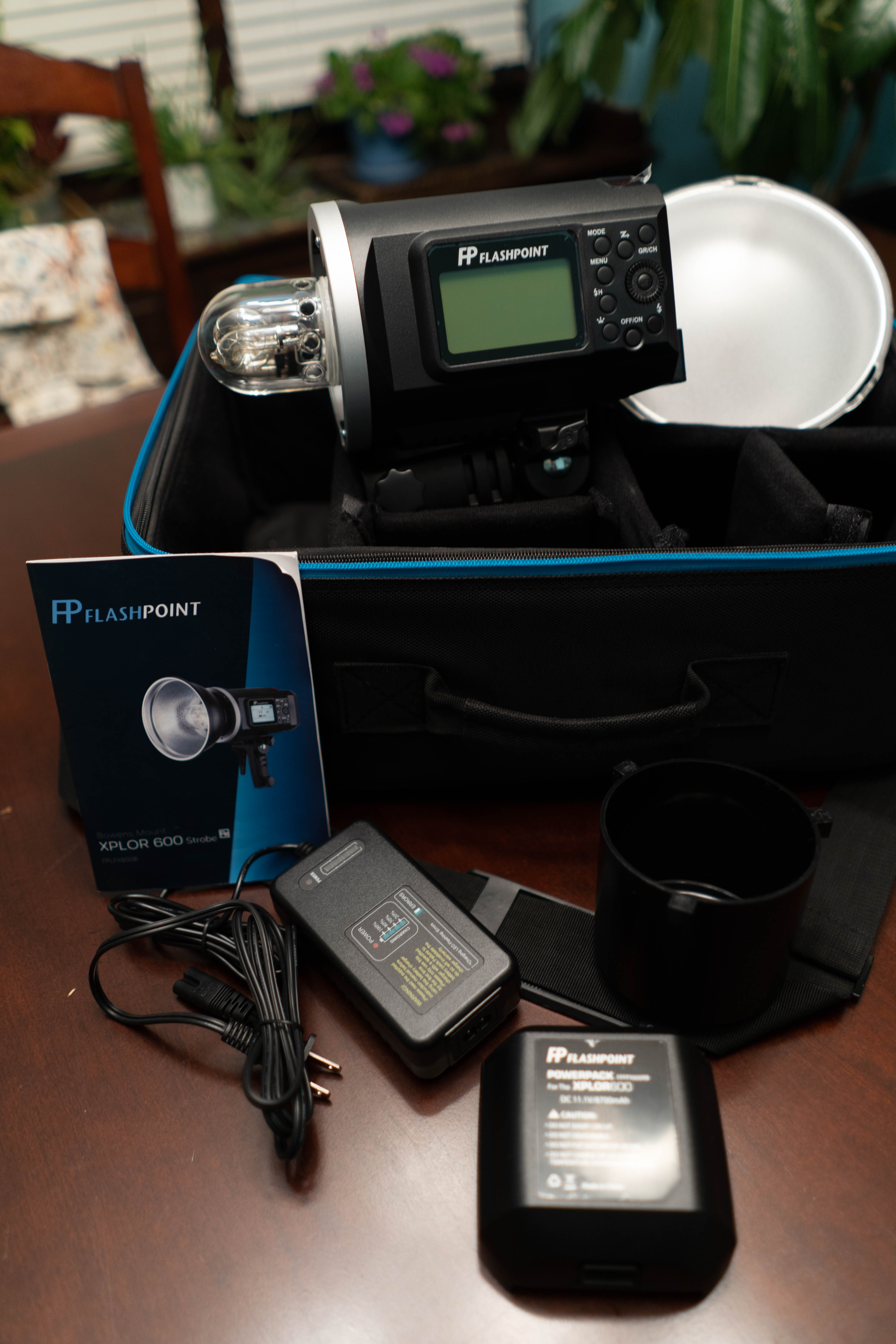 Flashpoint Flashpoint XPLOR 100 Pro TTL R2 Battery-Powered Monolight #XPLOR100PT