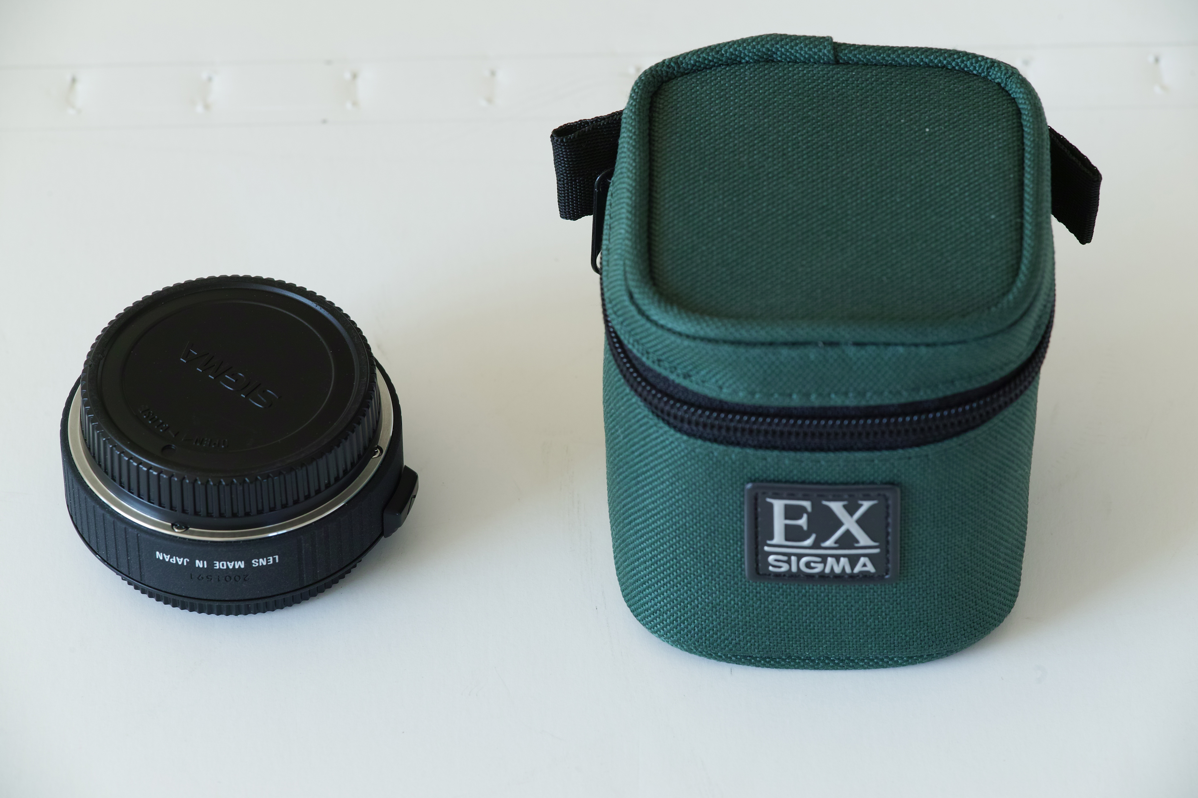 Sigma 1.4x APO Teleconverter SA mount with case