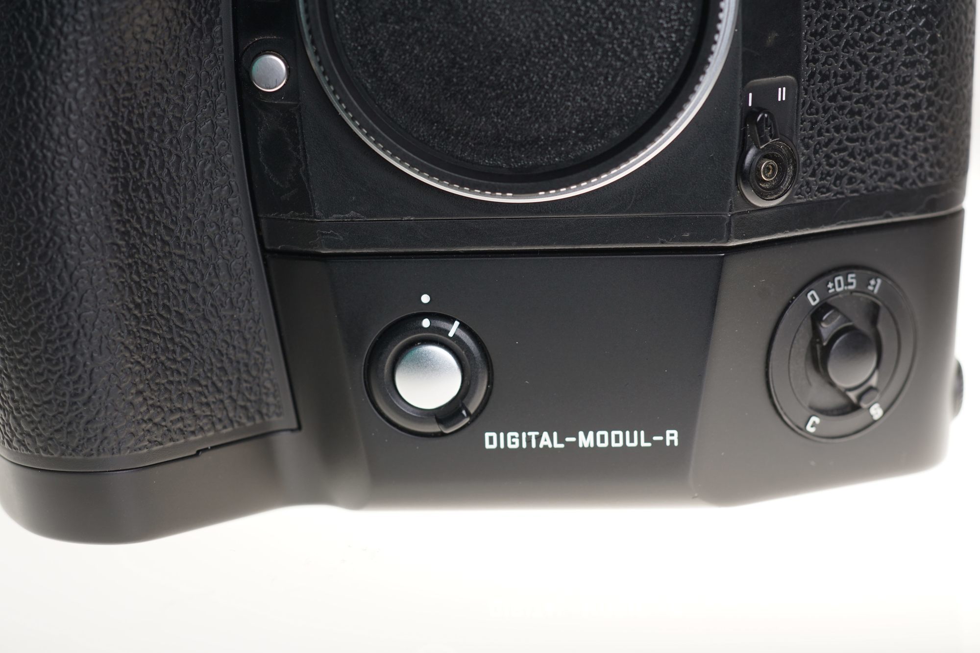 Sold Leica R8 with Digital Modul R (dmr) 2114 shutter
