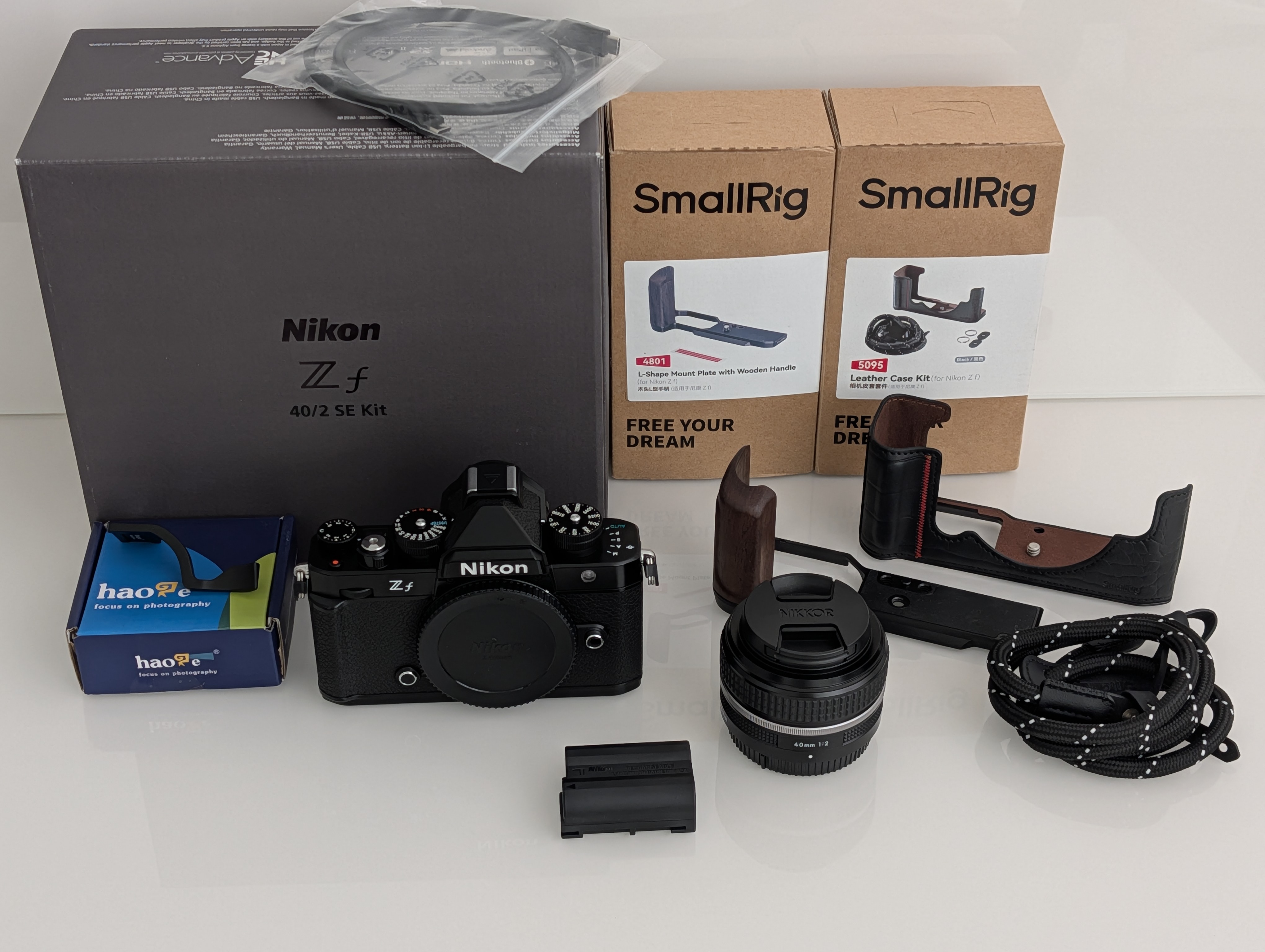 Nikon Zf (black) with 40mm f/2 (SE)