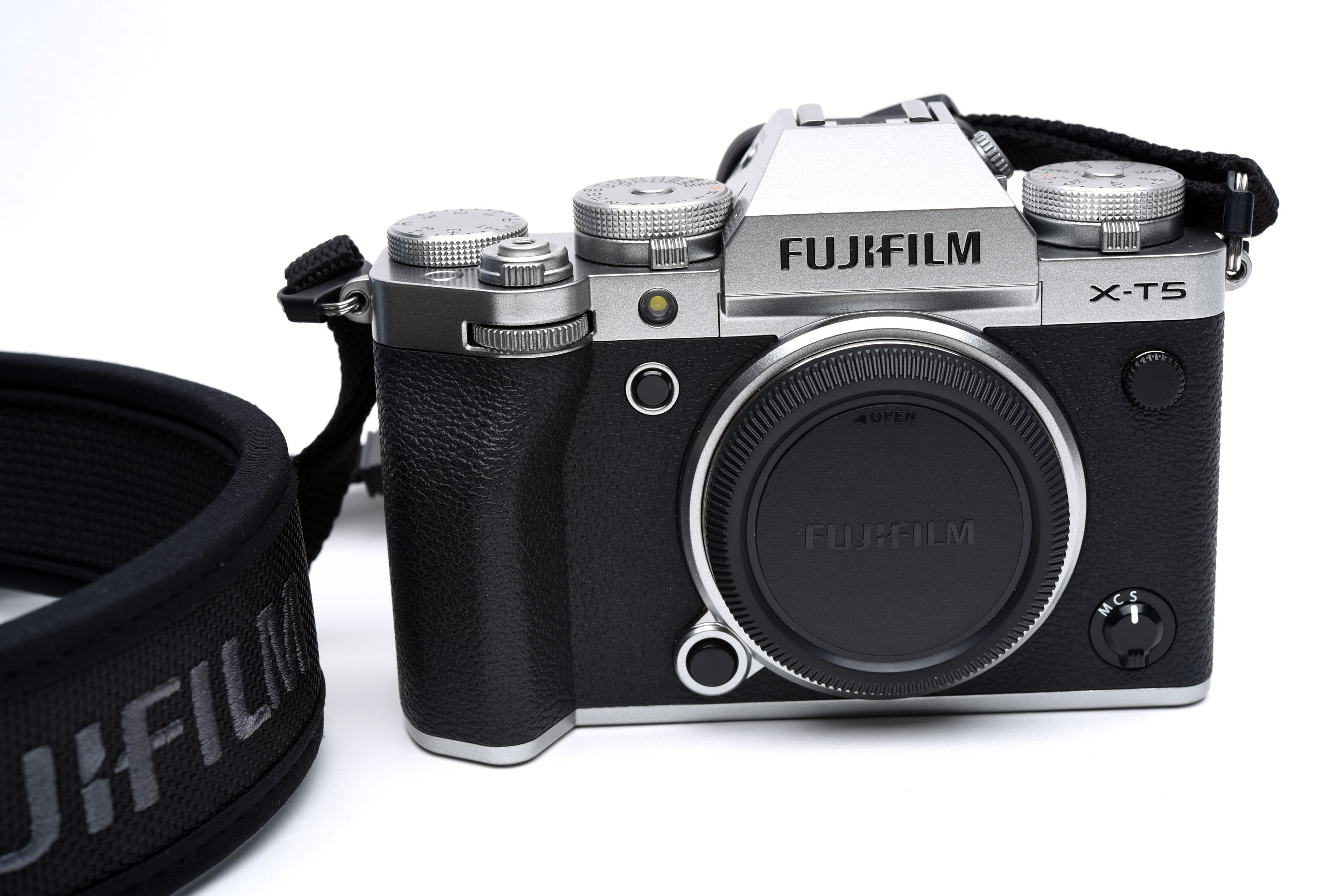 Fujifilm X-T5 XT5 Silver Digital Camera Body