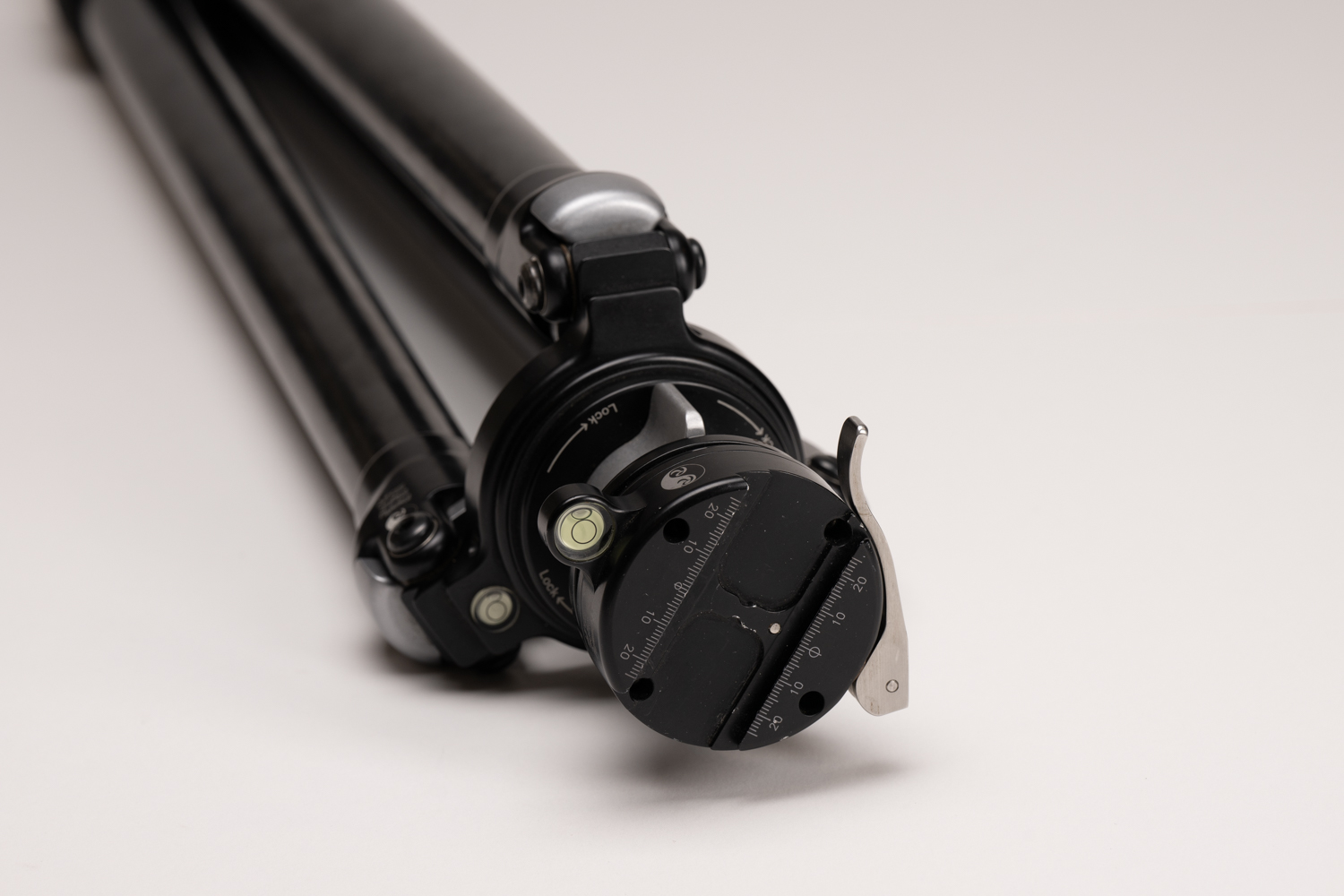Sold RRS TVC33 MK1 versa tripod with Level Base TA3U Lever plate