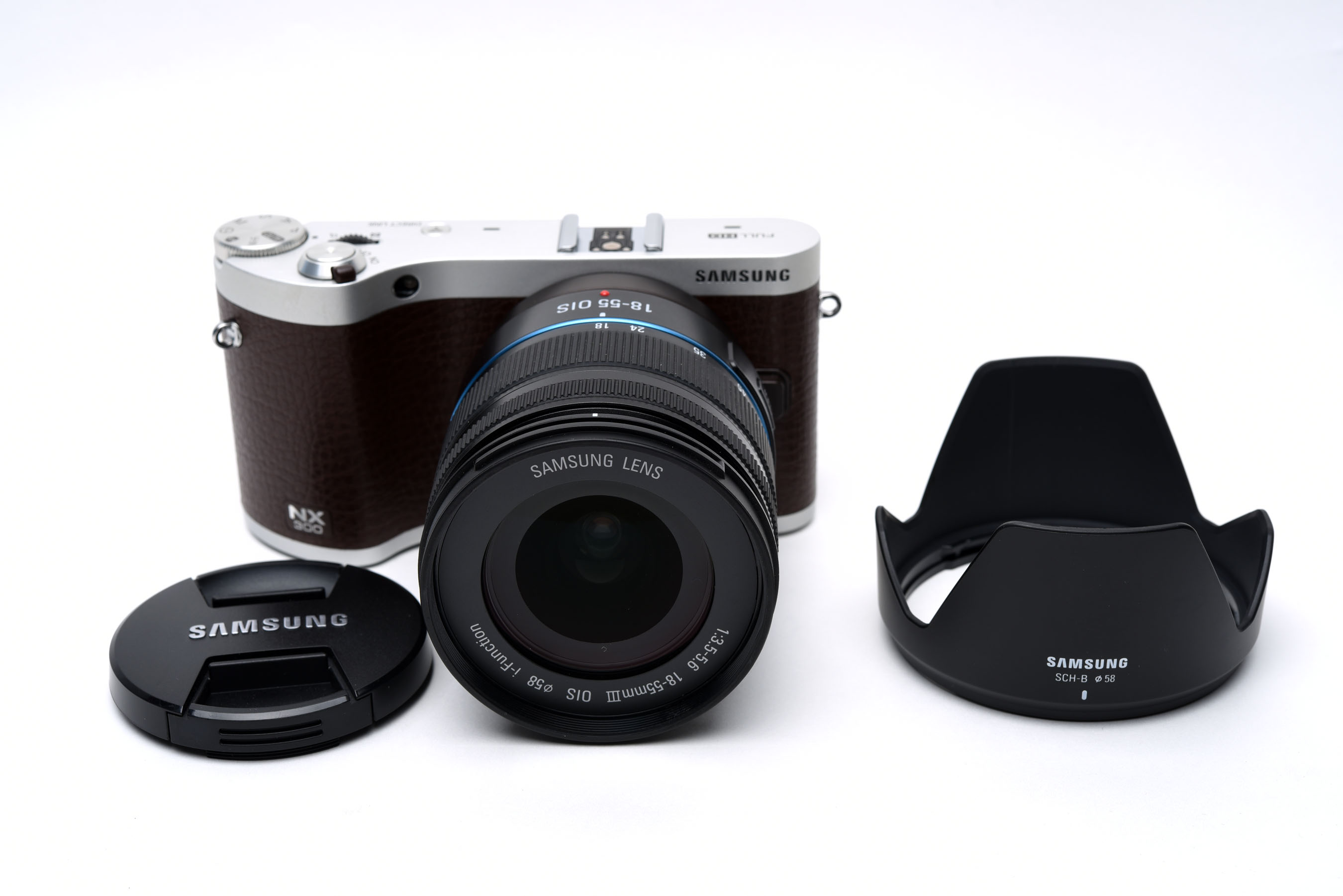 Samsung NX300 with 18-55mm Lens APSC 20.3MP
