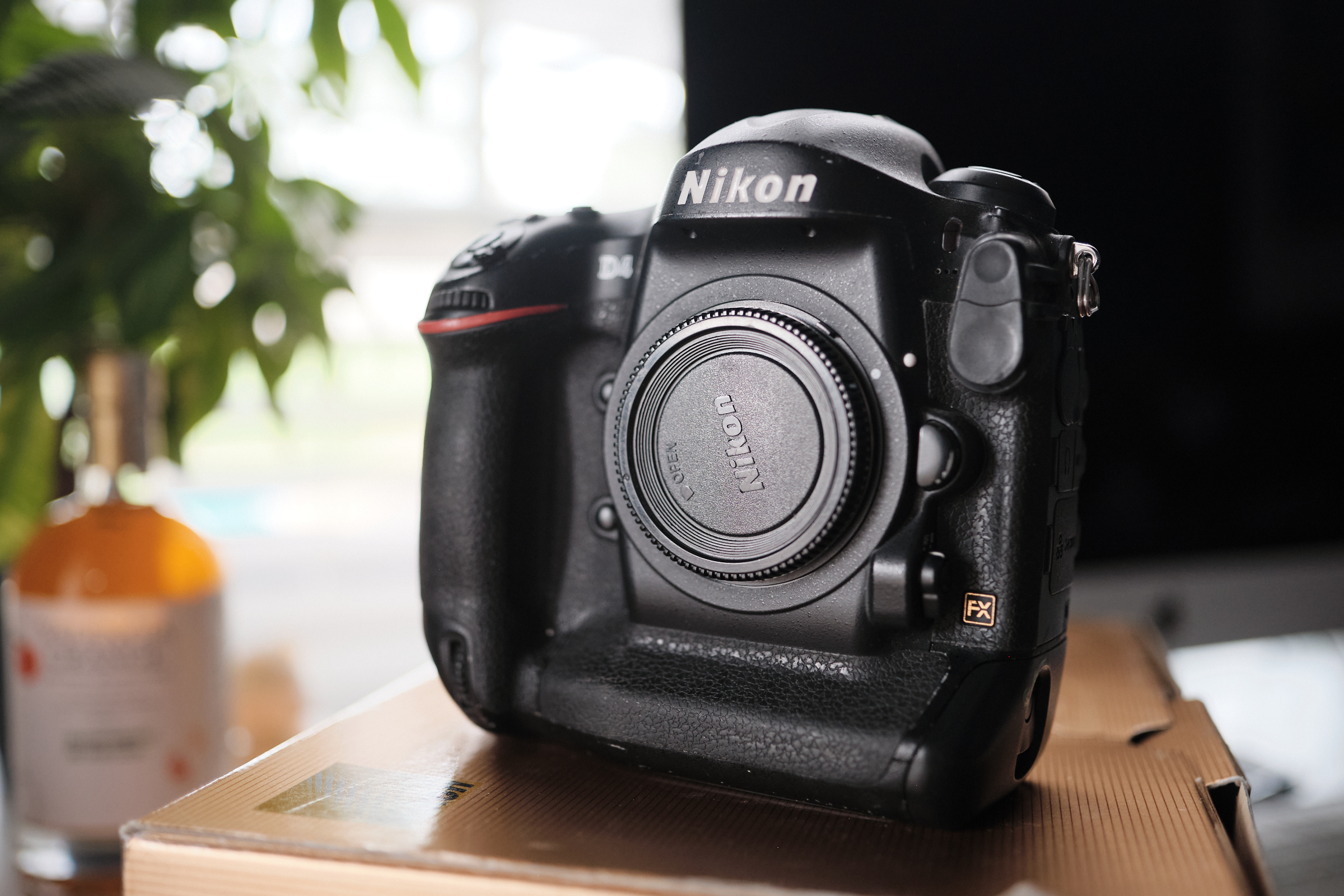 Nikon D4