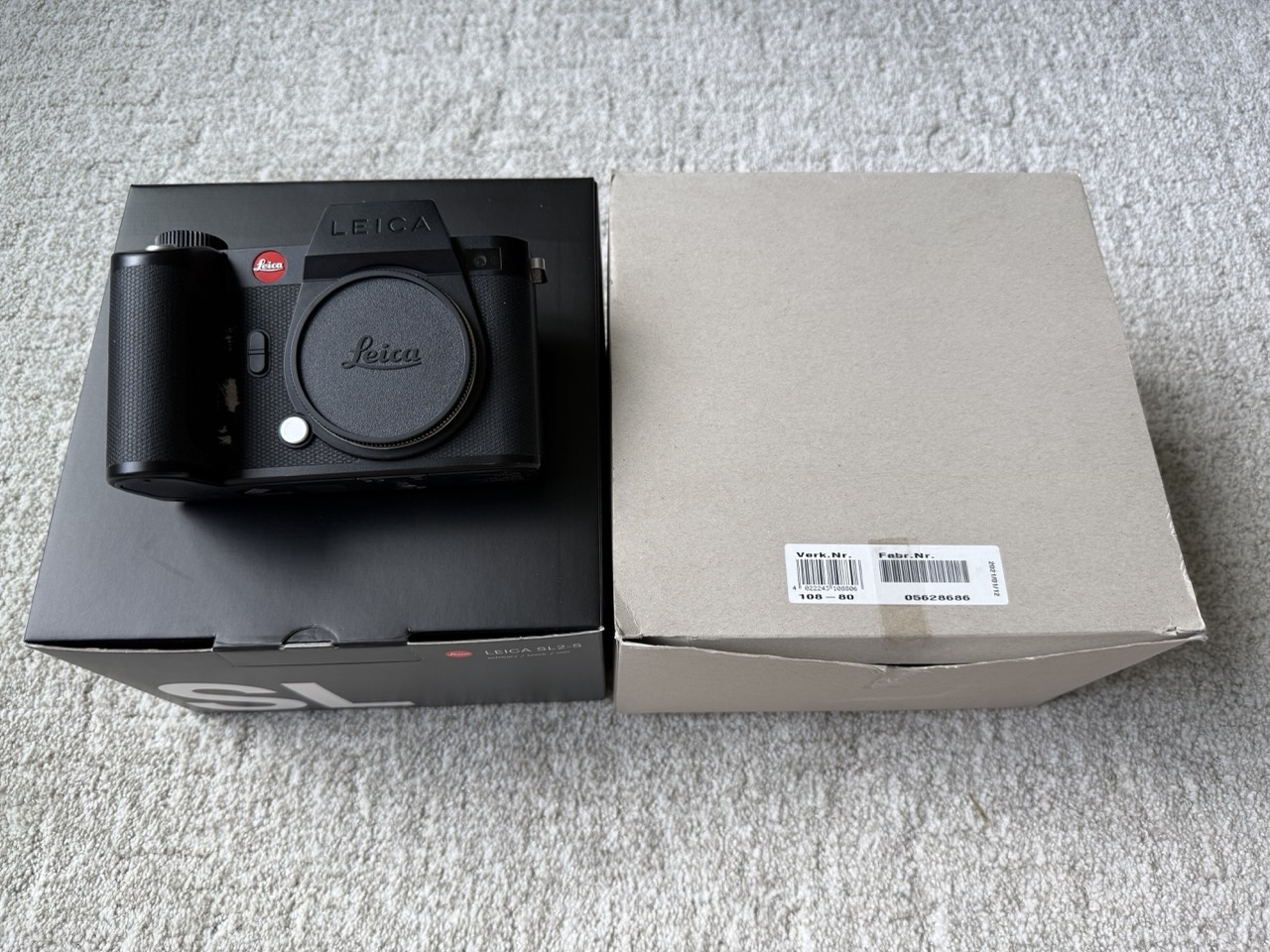 Leica SL2-S with original box