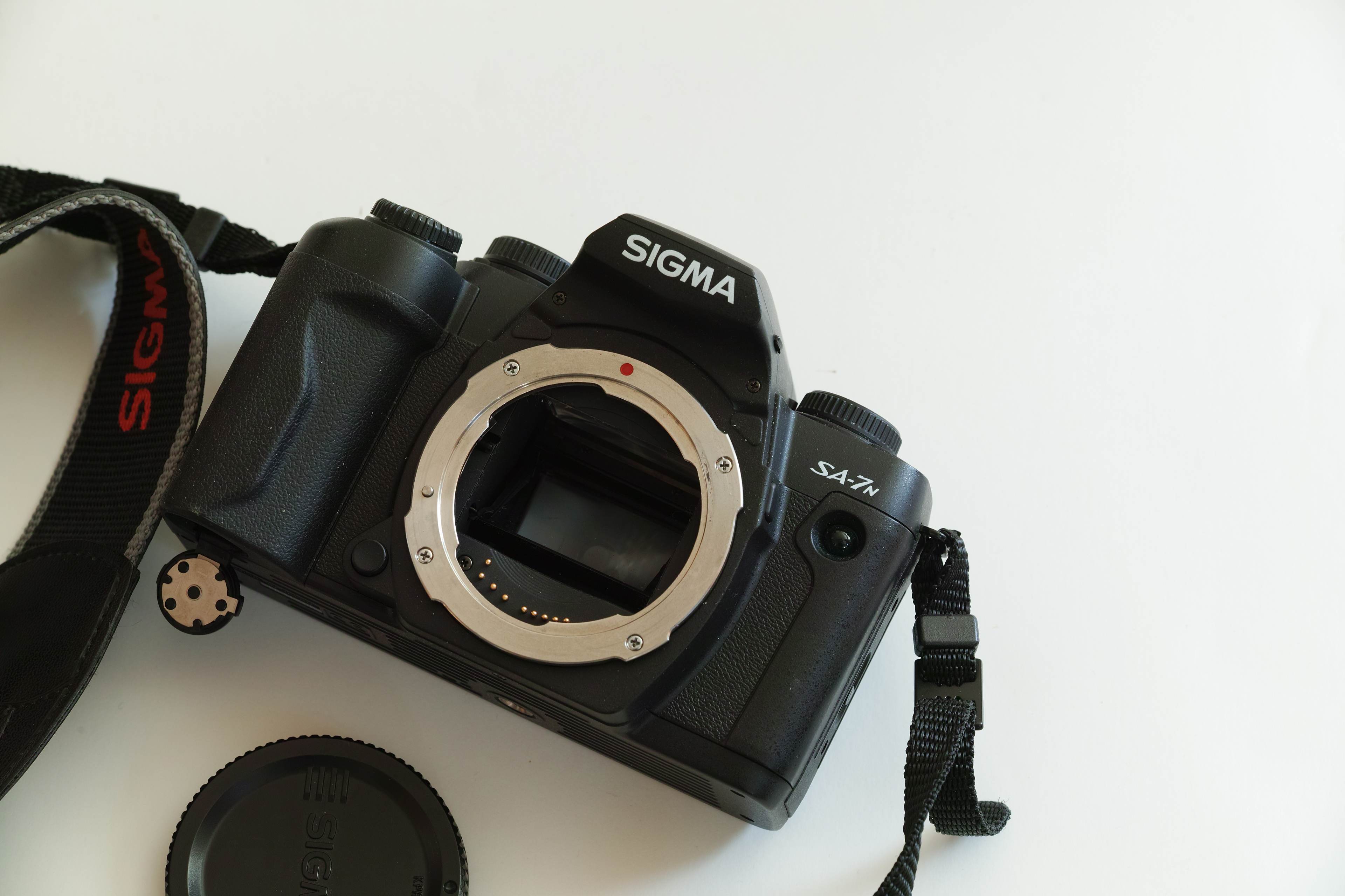 Sigma SA-7N film camera