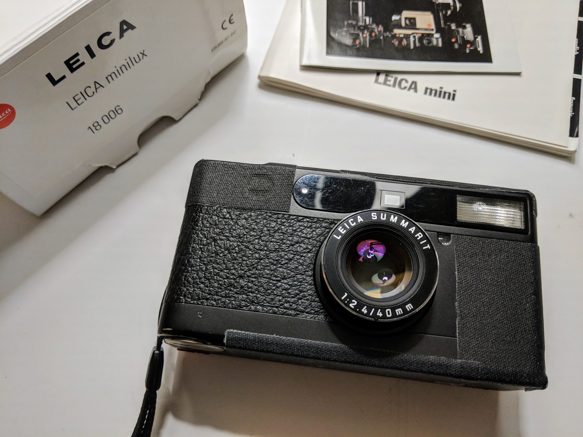 Withdrawn: Leica Minilux Black (Summarit 40mm F2.4) + Leather Case