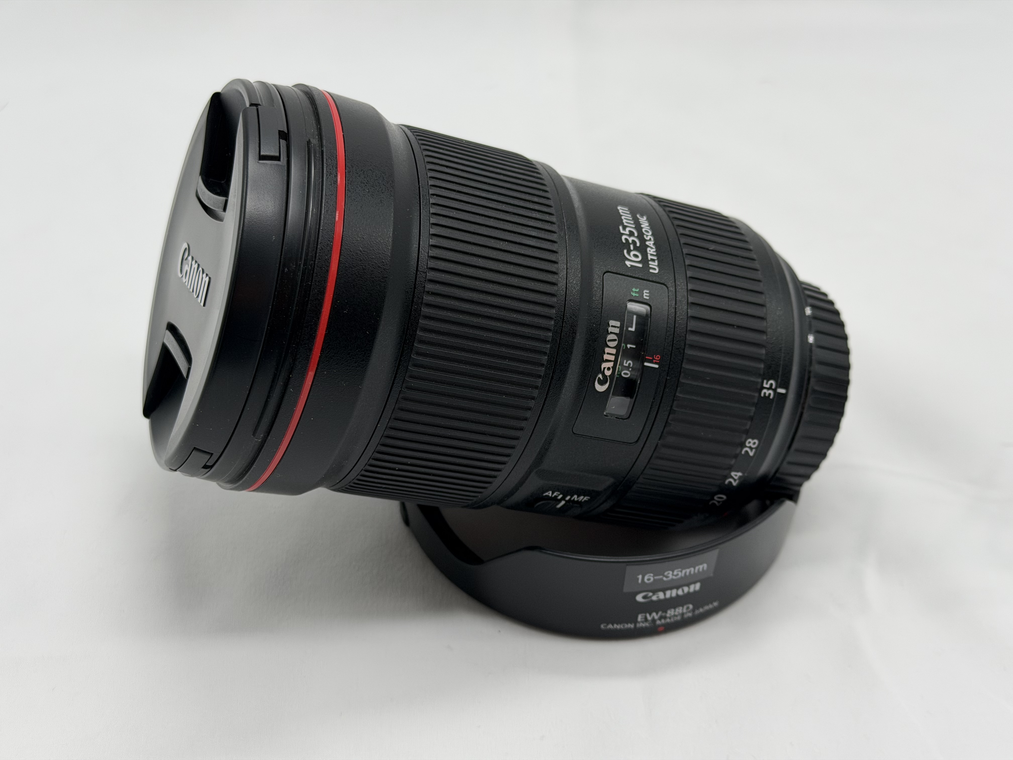 SoldCanon EF 16-35mm f/2.8L III, RF 35mm f/1.8 Macro IS STM Lenses