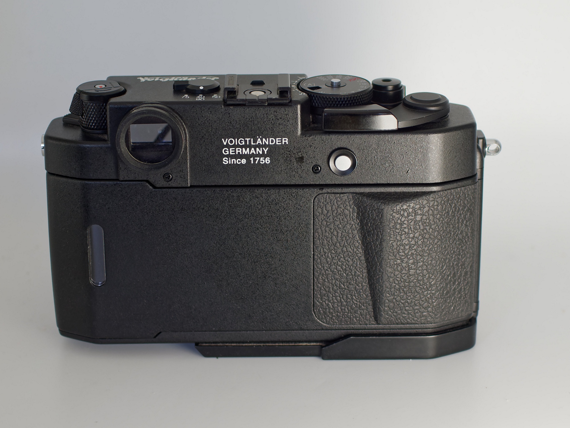 Sold: Voigtlander Bessa R3A 35mm Film Camera & Nokton Classic 40mm