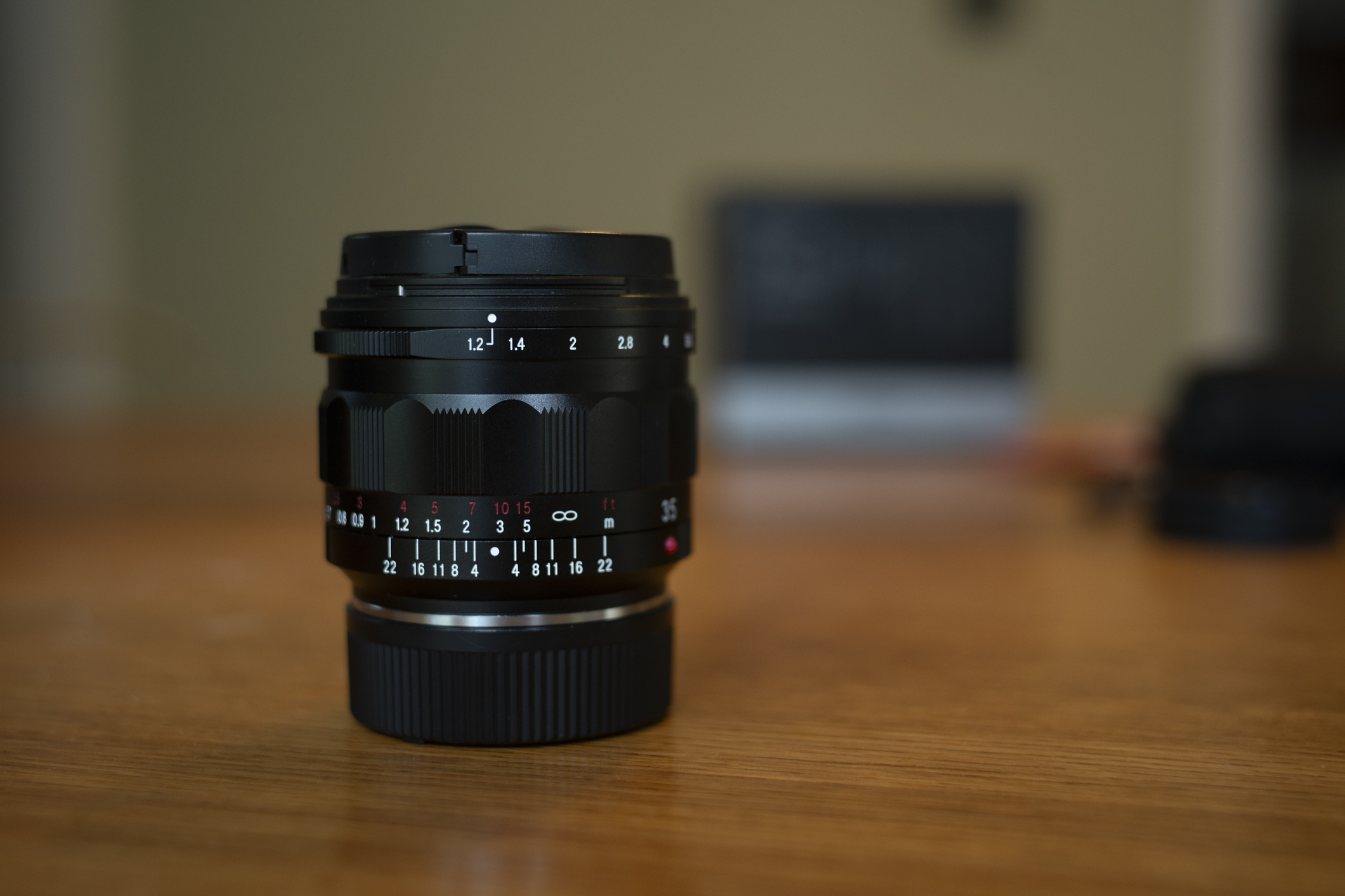 Cosina Voigtlander Nokton 35mm f1.2 v4
