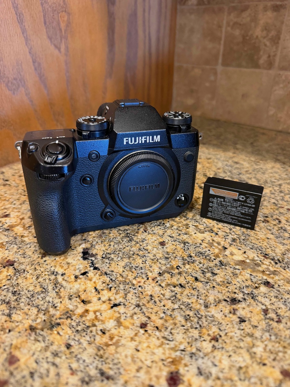 Fuji X-H1 Body (reduced)