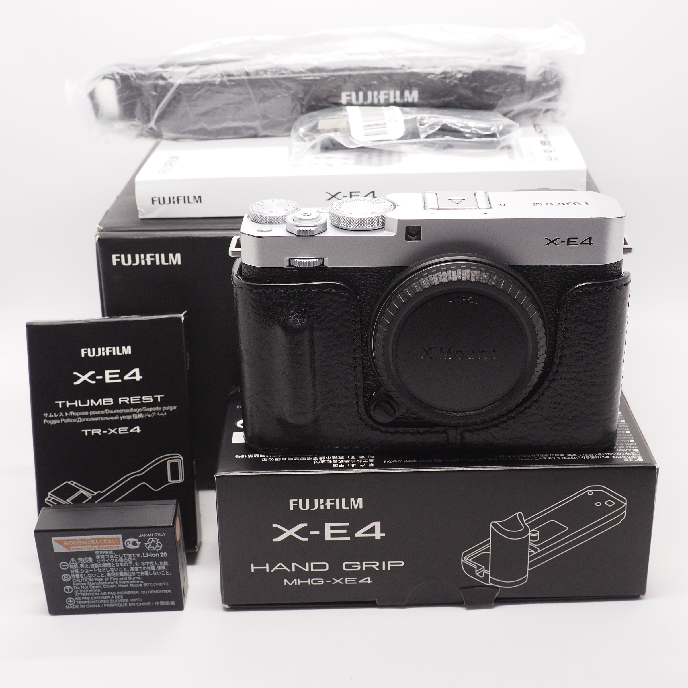 Fujifilm X-E4 silver w/extra accessories