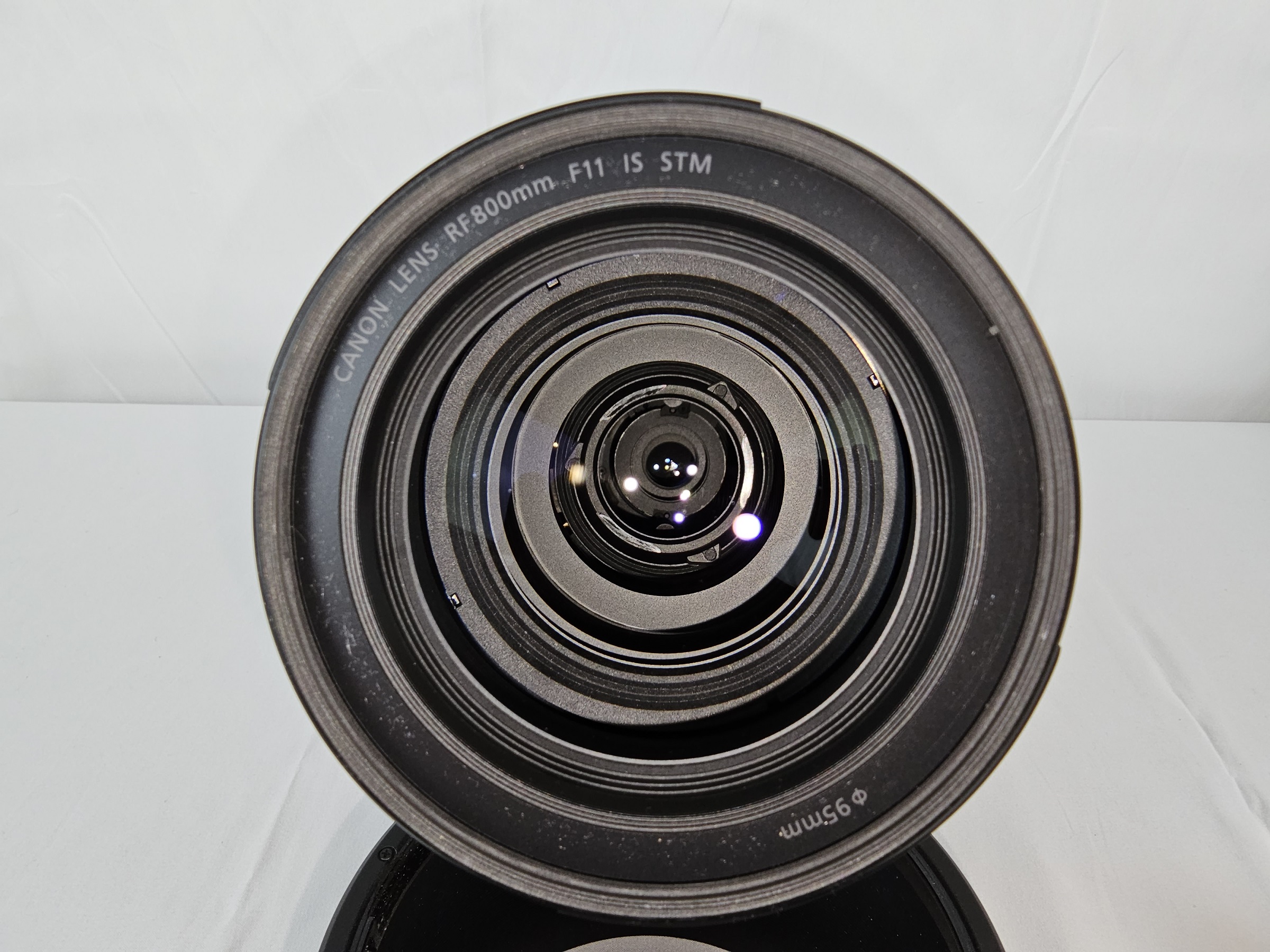 Sold [700] Canon RF 800mm F11 IS STM + ET101 Lens Hood + Lens Foot