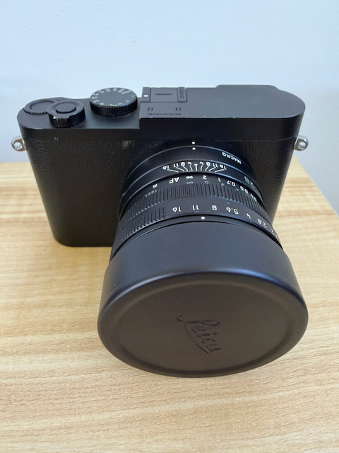 Leica Q2 Monochrome with extras