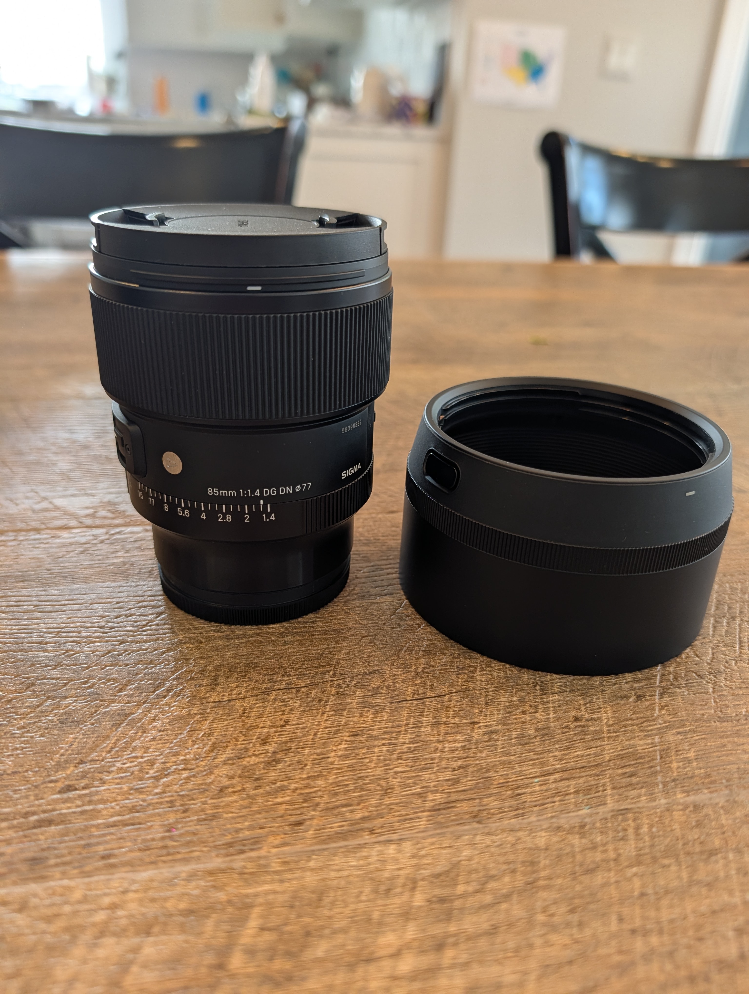 Mint Sigma 85mm 1.4 DG DN L mount