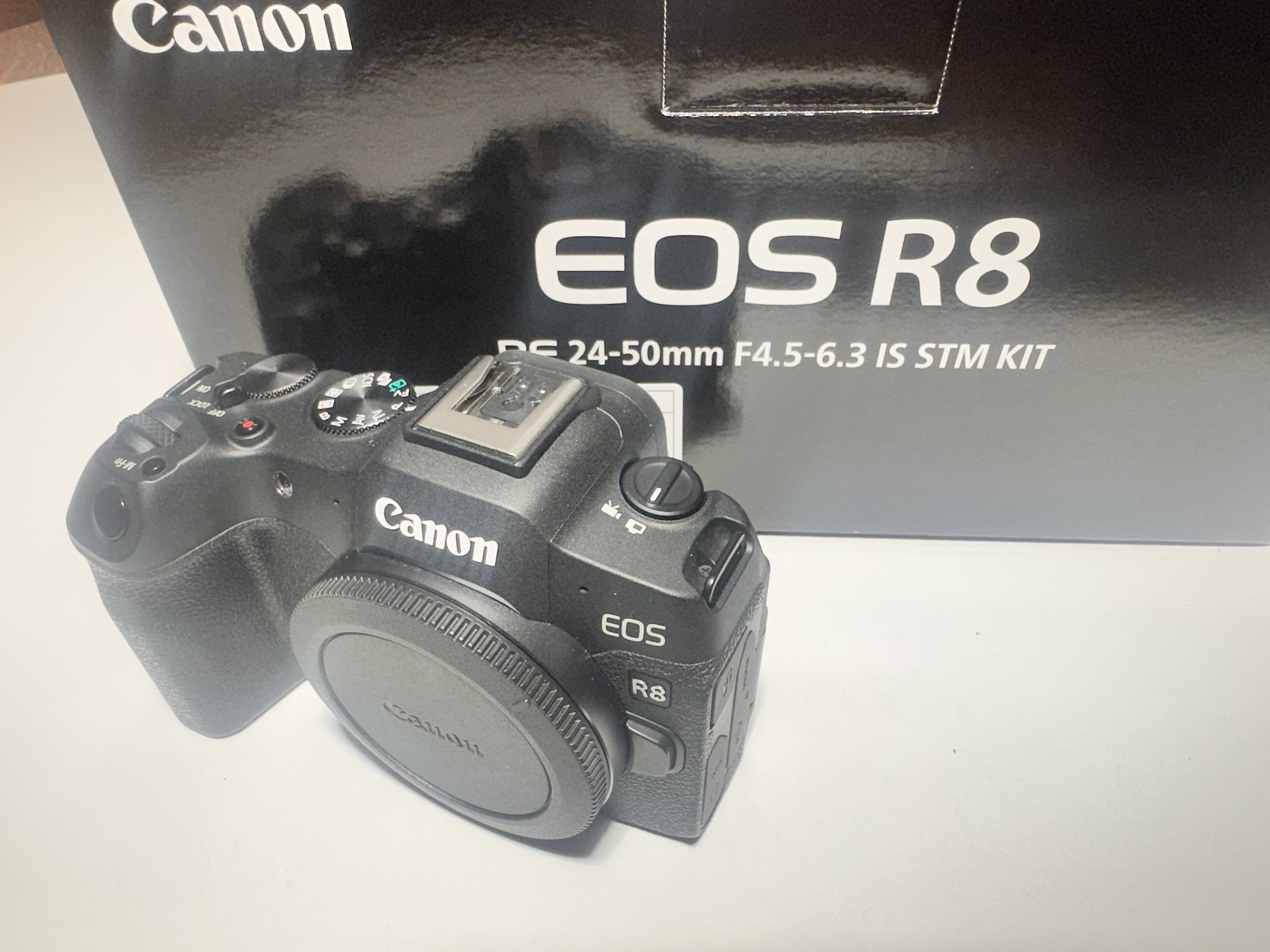 Canon R8 Kit
