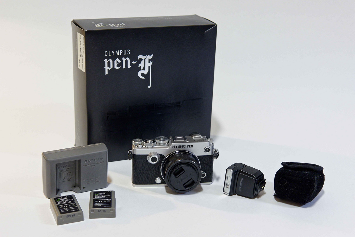 OLYMPUS PEN E-P7 Lumix12-32セット PEN E-P7にぴったりの標準ズームは？｜坂本竜男
