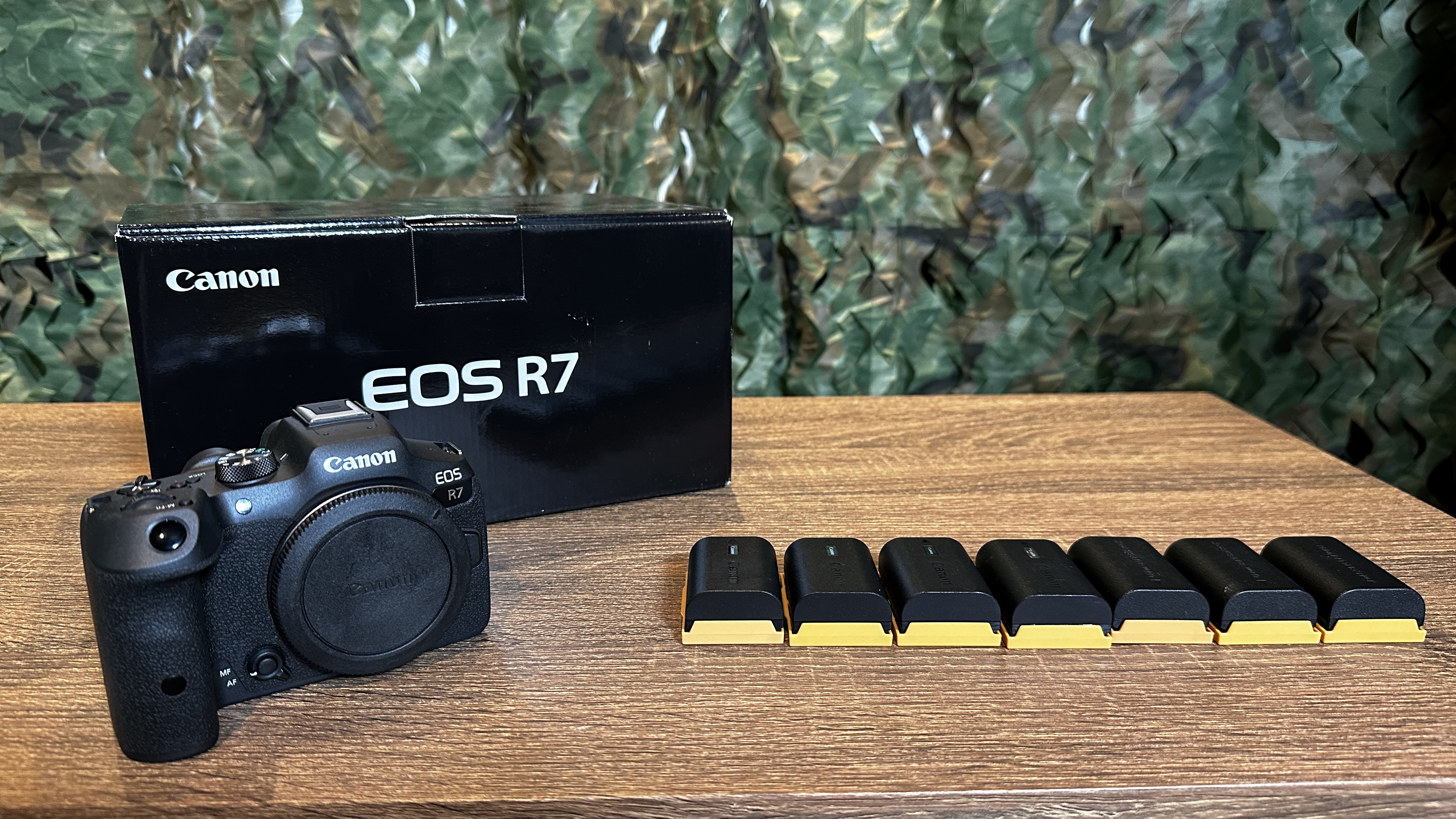 What Is Different Between R3 And R7 Buy & Sell - Photography - FM Forums