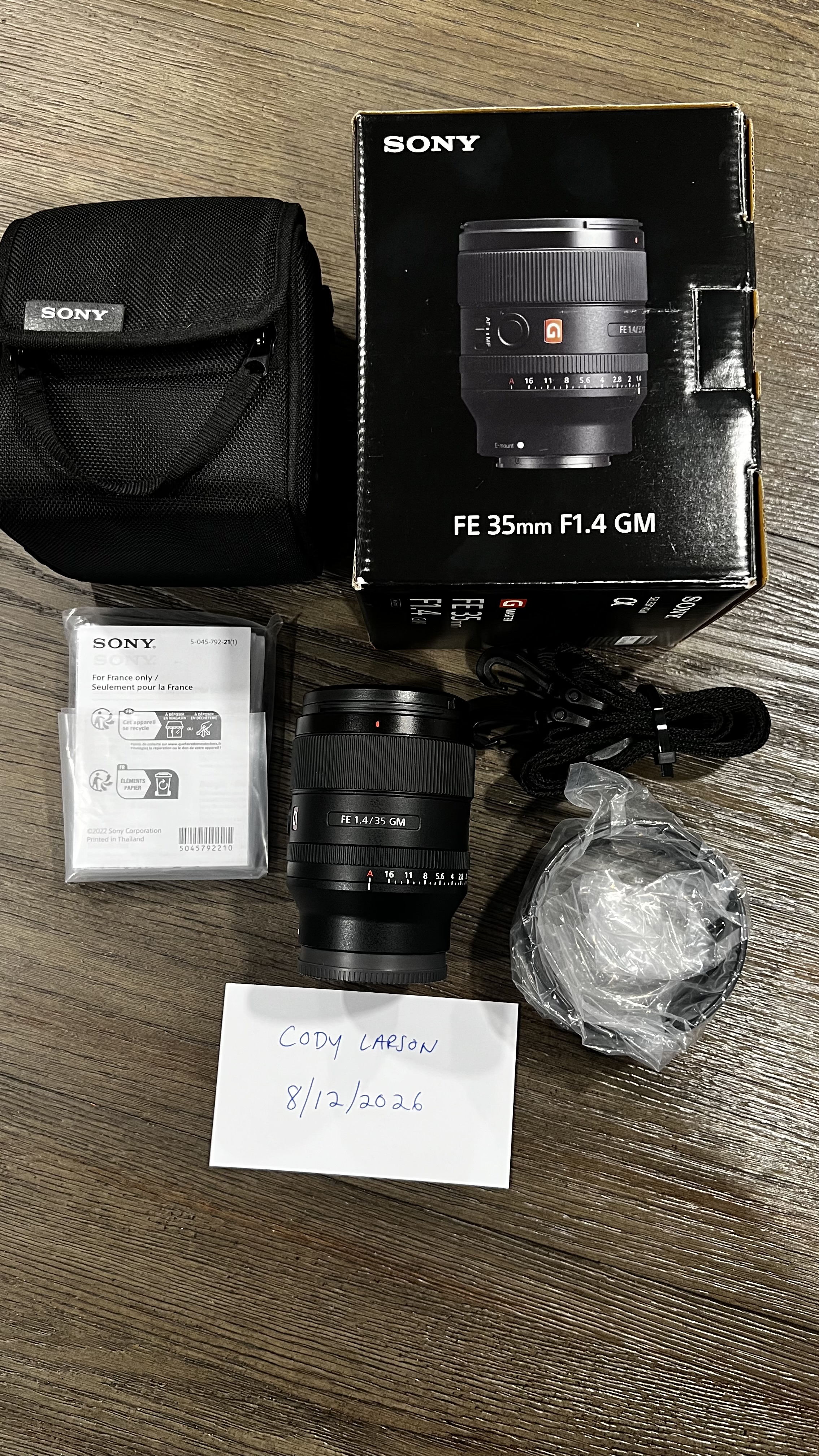 Sony 35mm 1.4 with box